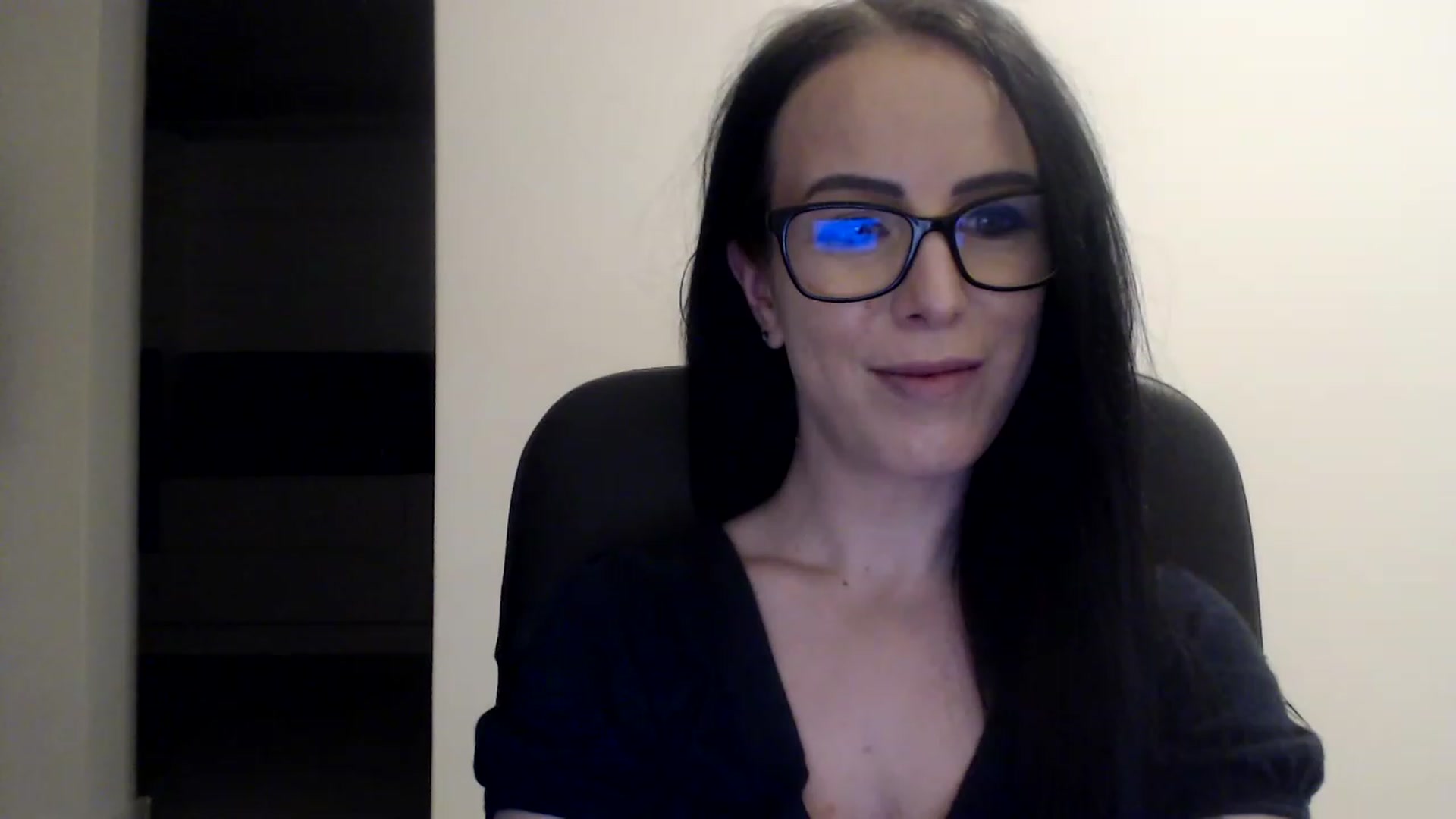 Gallery image thumbnail from Alexys23's myfreecams stream on, 12/24/2022, 04:20 image 10 of 20