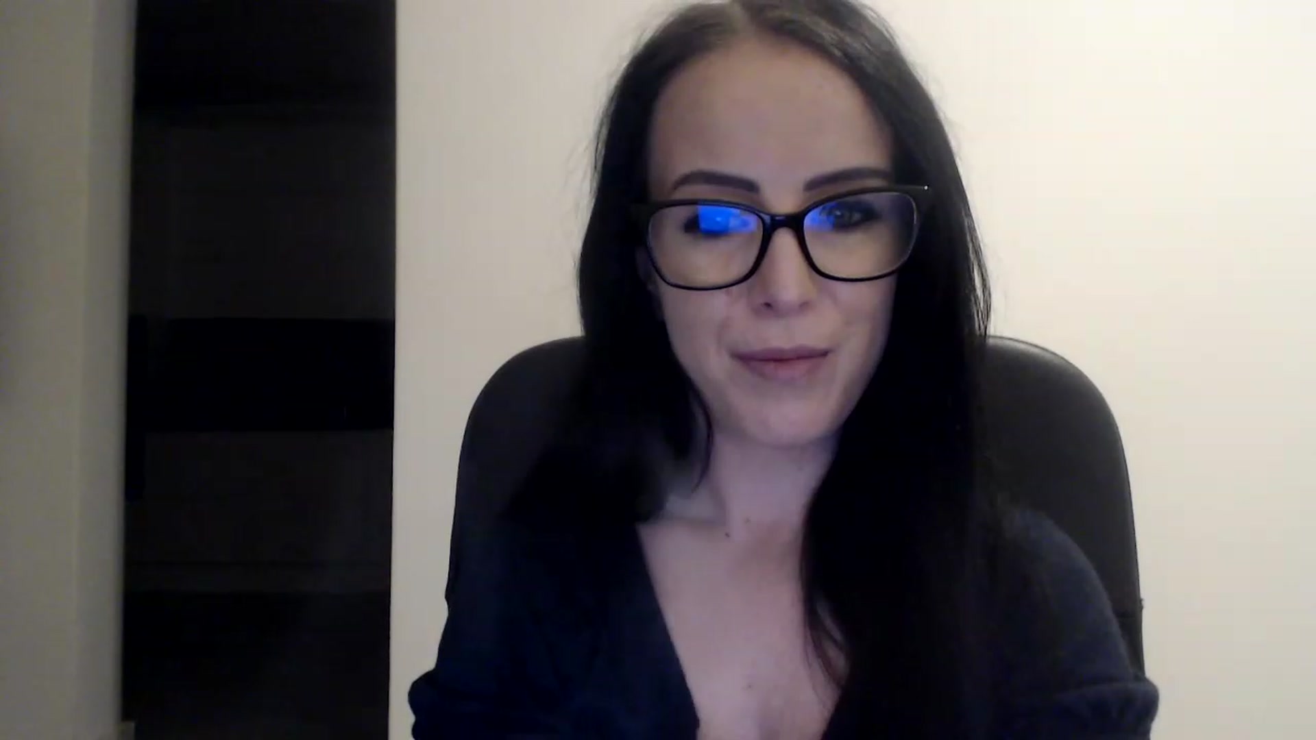 Gallery image thumbnail from Alexys23's myfreecams stream on, 12/24/2022, 04:20 image 13 of 20
