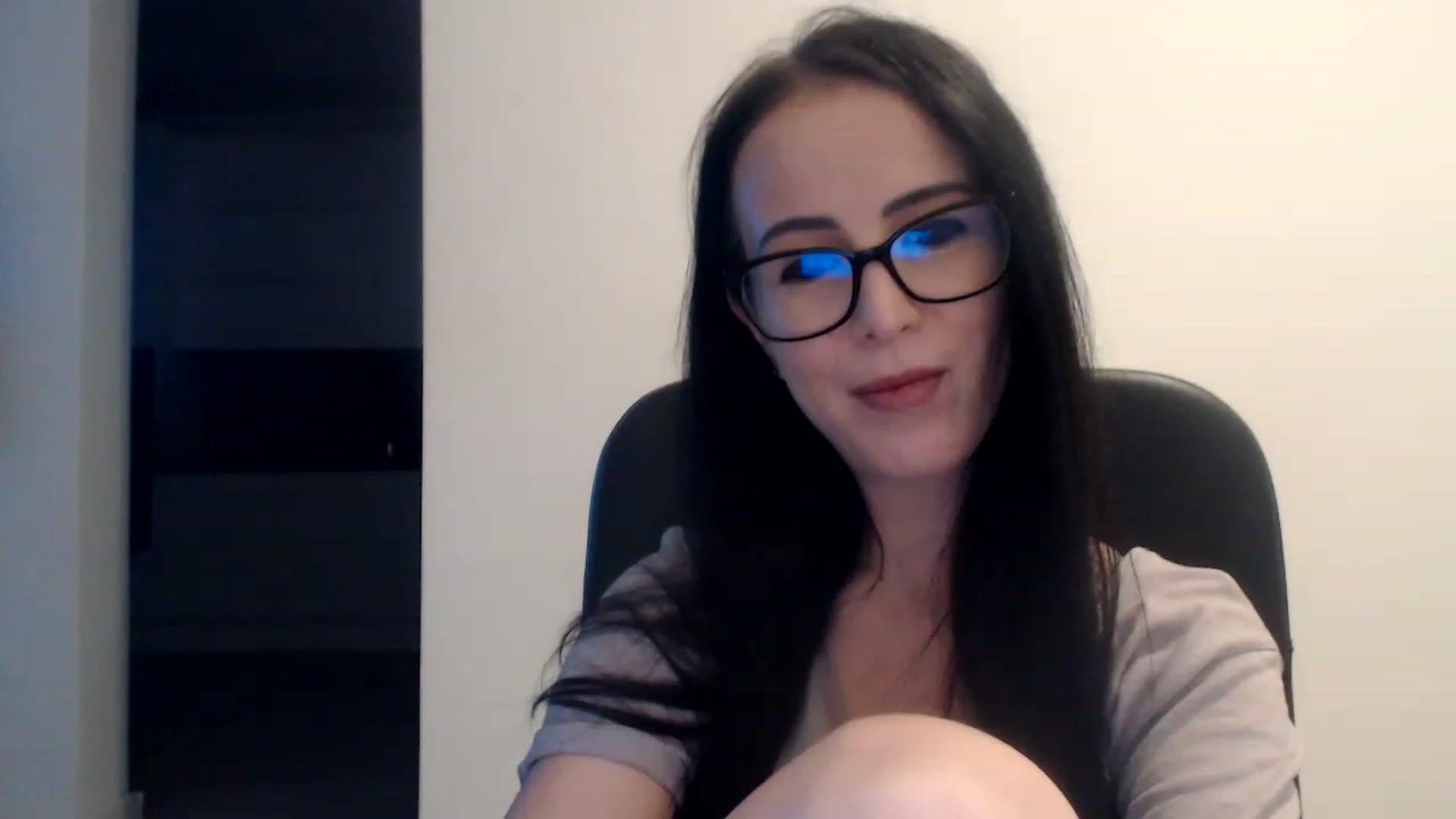 Gallery image thumbnail from Alexys23's myfreecams stream on, 12/25/2022, 05:22 image 10 of 20