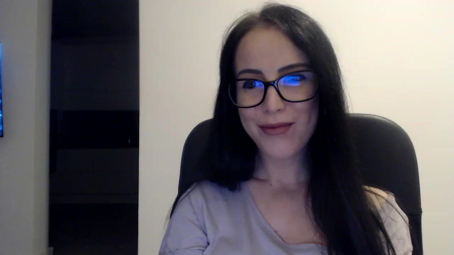 Gallery image thumbnail from Alexys23's myfreecams stream on, 12/25/2022, 05:22 image 17 of 20