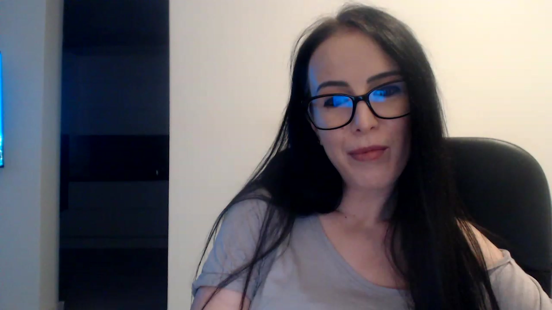 Gallery image thumbnail from Alexys23's myfreecams stream on, 12/25/2022, 05:22 image 18 of 20