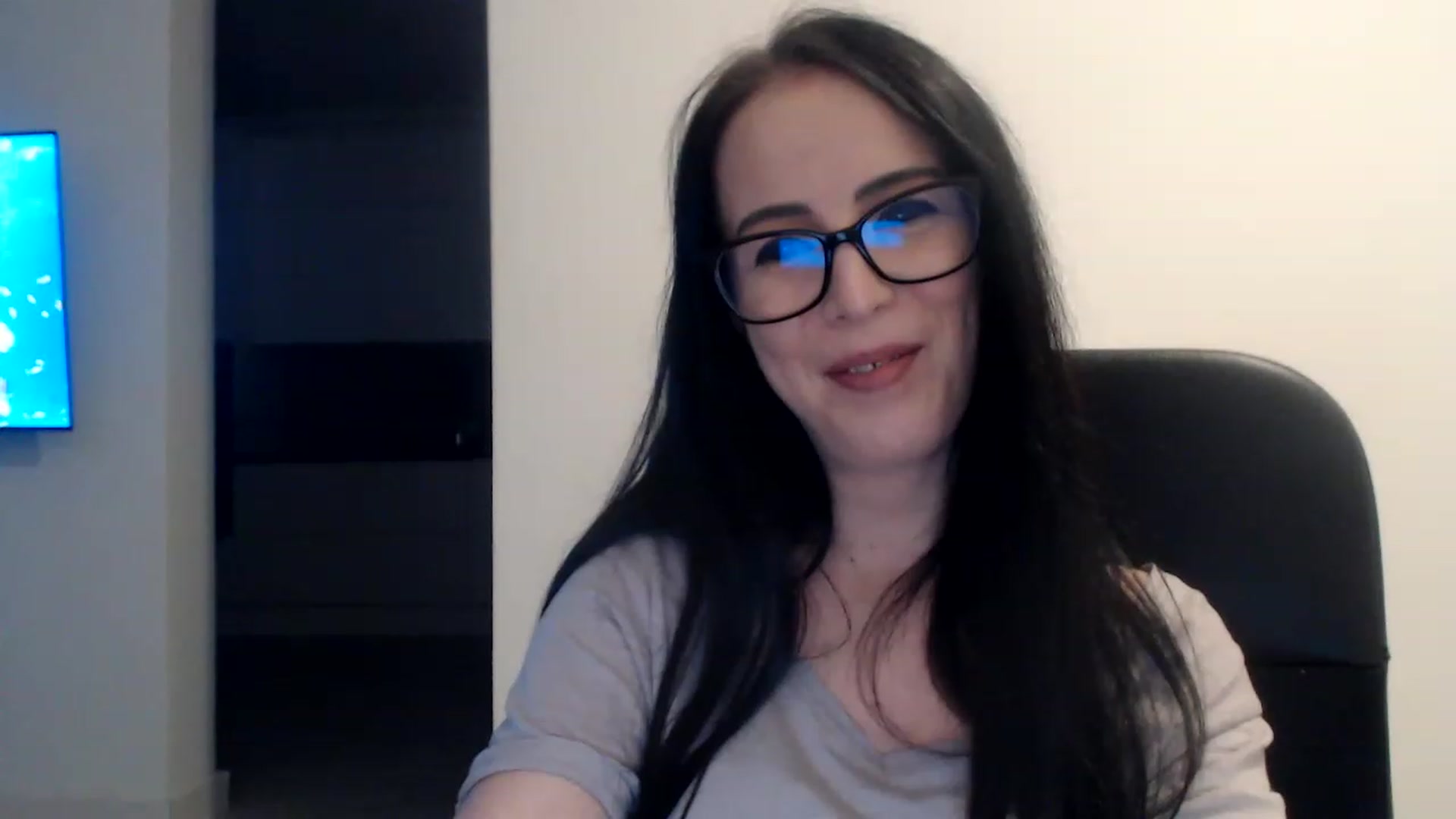Gallery image thumbnail from Alexys23's myfreecams stream on, 12/25/2022, 05:22 image 19 of 20