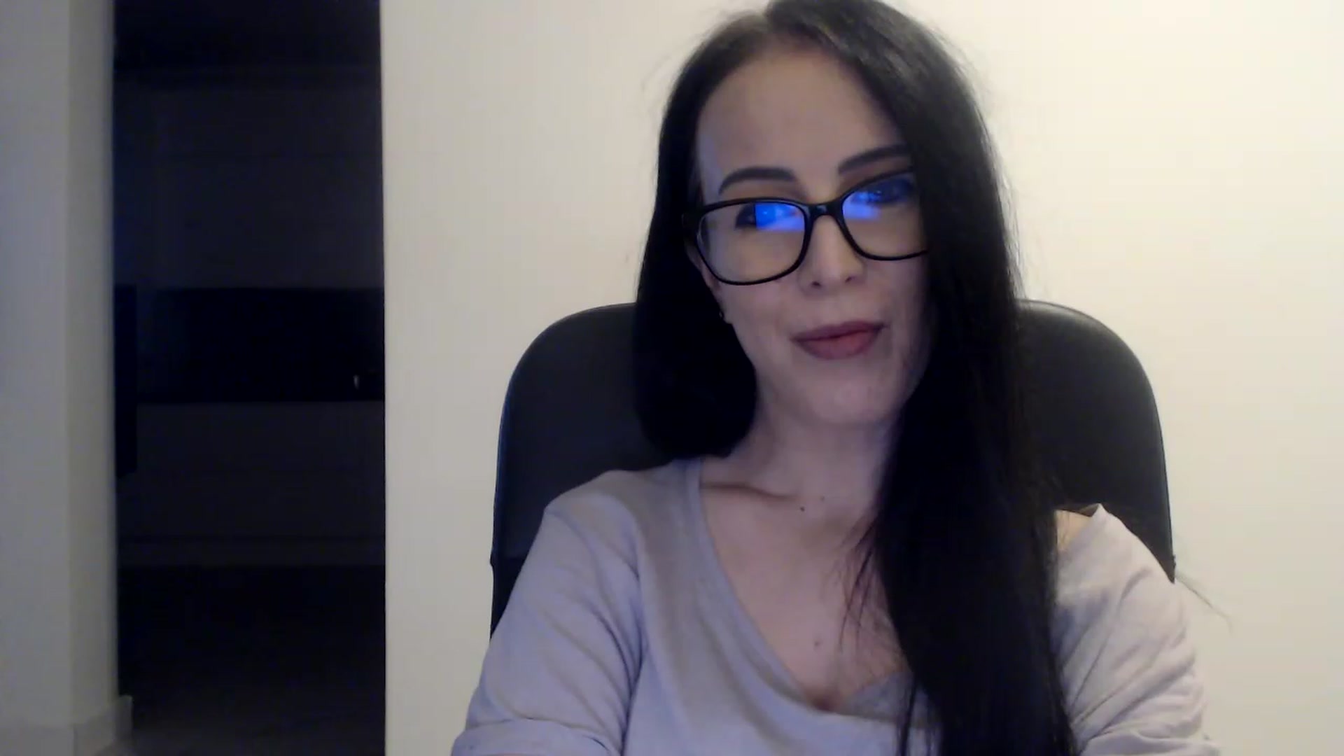 Gallery image thumbnail from Alexys23's myfreecams stream on, 12/25/2022, 05:22 image 12 of 20