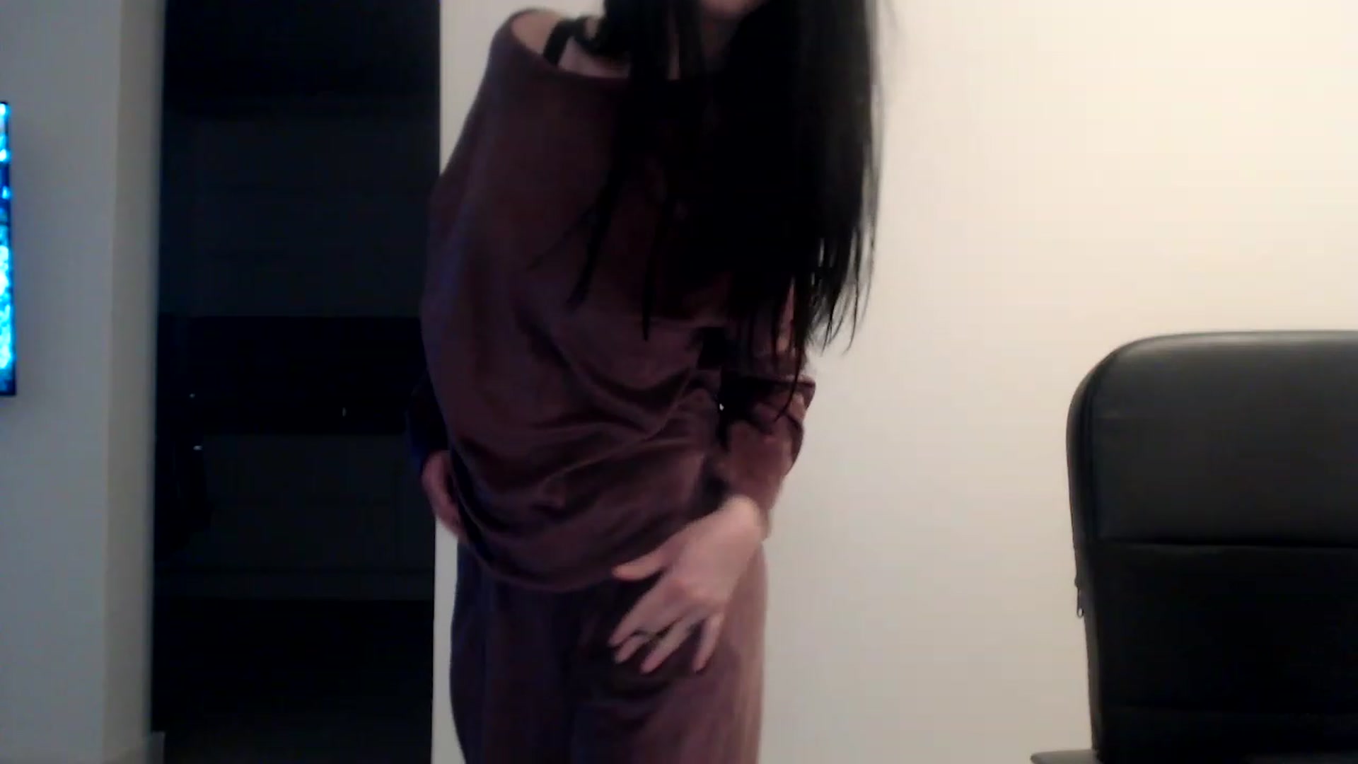 Gallery image thumbnail from Alexys23's myfreecams stream on, 12/27/2022, 03:58 image 6 of 20