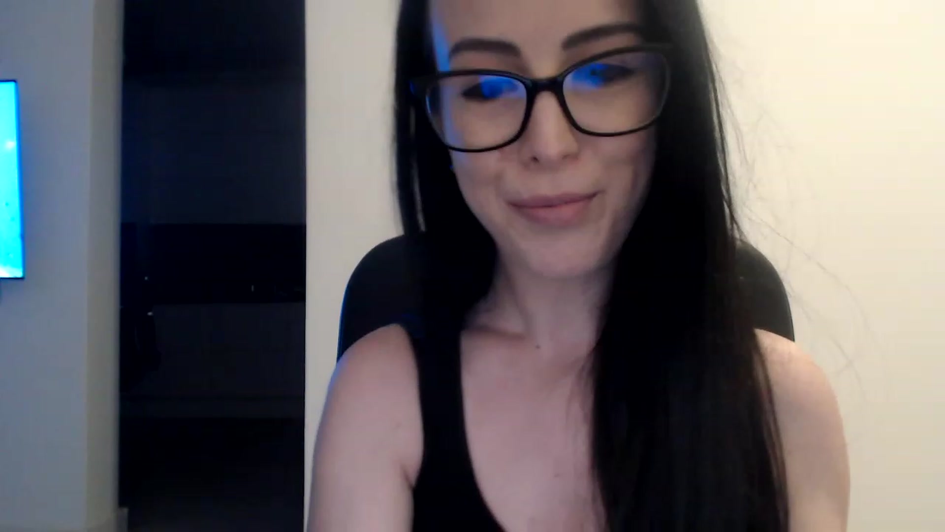 Gallery image thumbnail from Alexys23's myfreecams stream on, 12/27/2022, 03:58 image 10 of 20