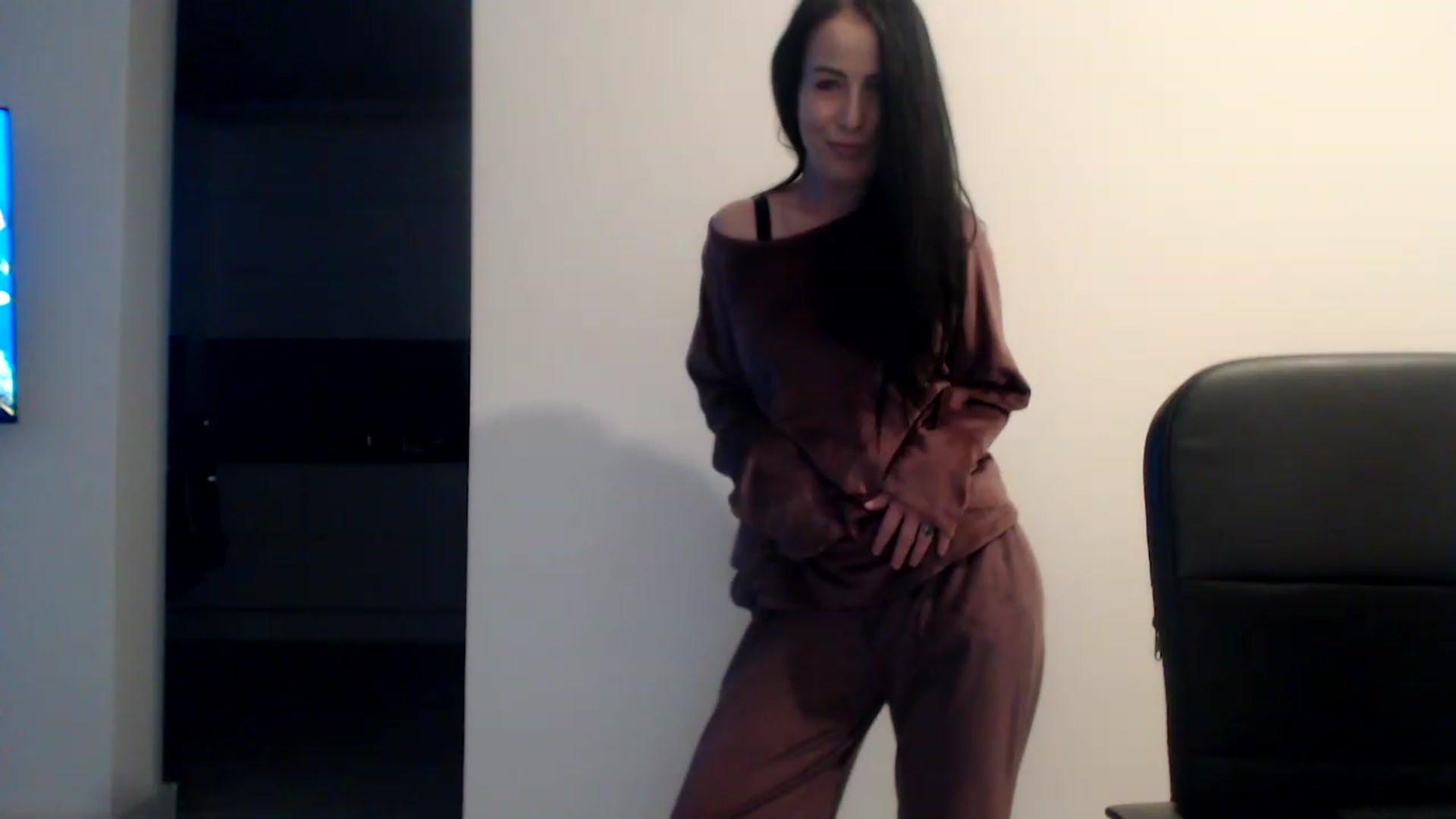 Gallery image thumbnail from Alexys23's myfreecams stream on, 12/27/2022, 03:58 image 4 of 20