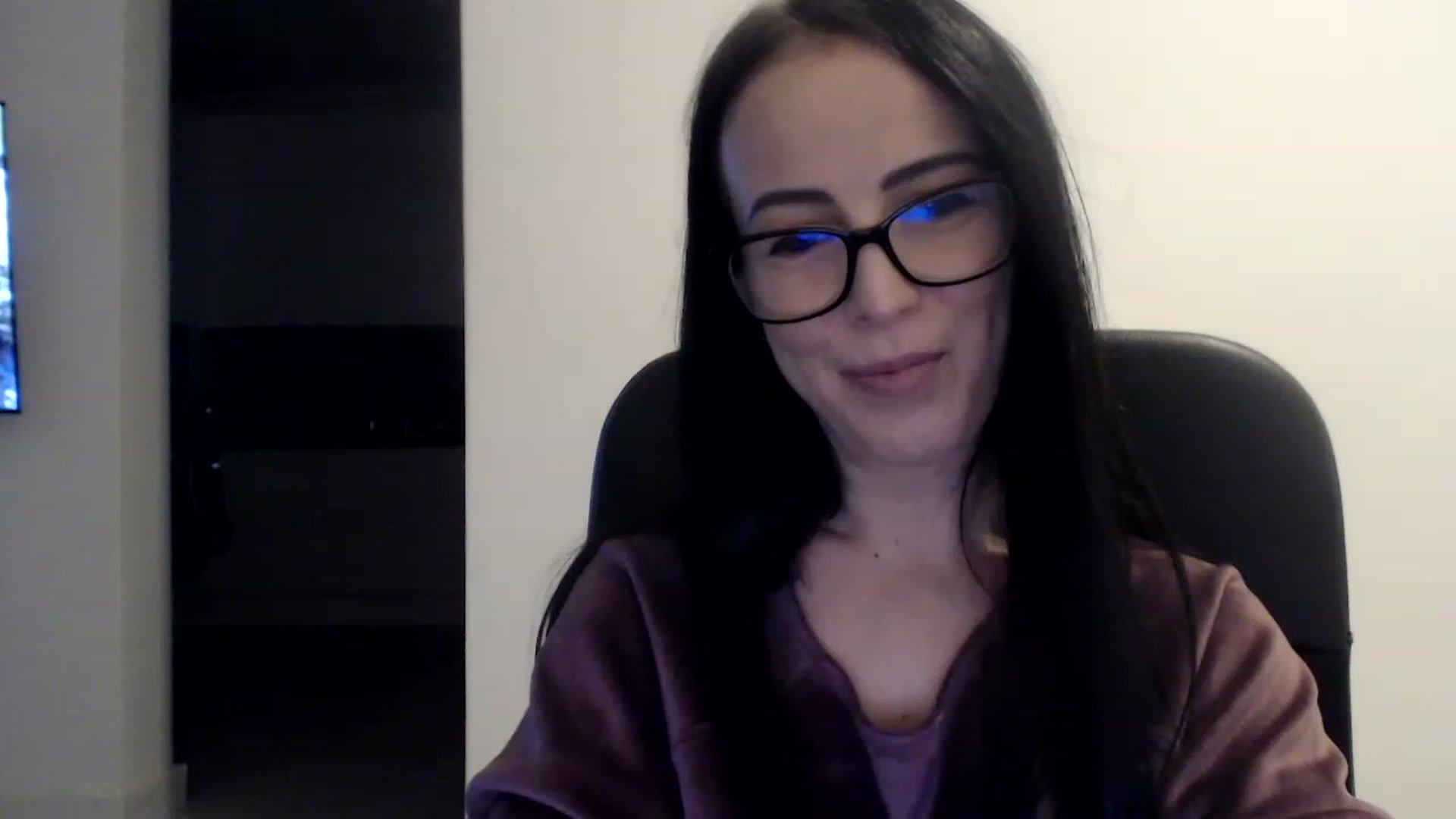 Gallery image thumbnail from Alexys23's myfreecams stream on, 12/27/2022, 03:58 image 1 of 20