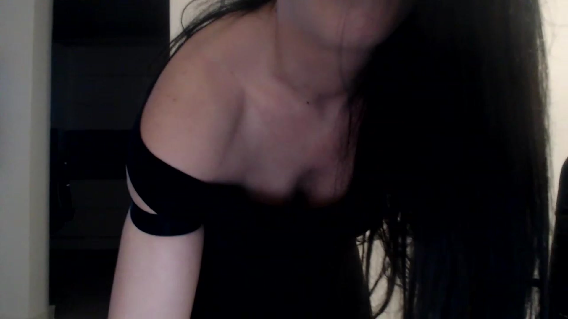 Gallery image thumbnail from Alexys23's myfreecams stream on, 12/27/2022, 03:58 image 14 of 20