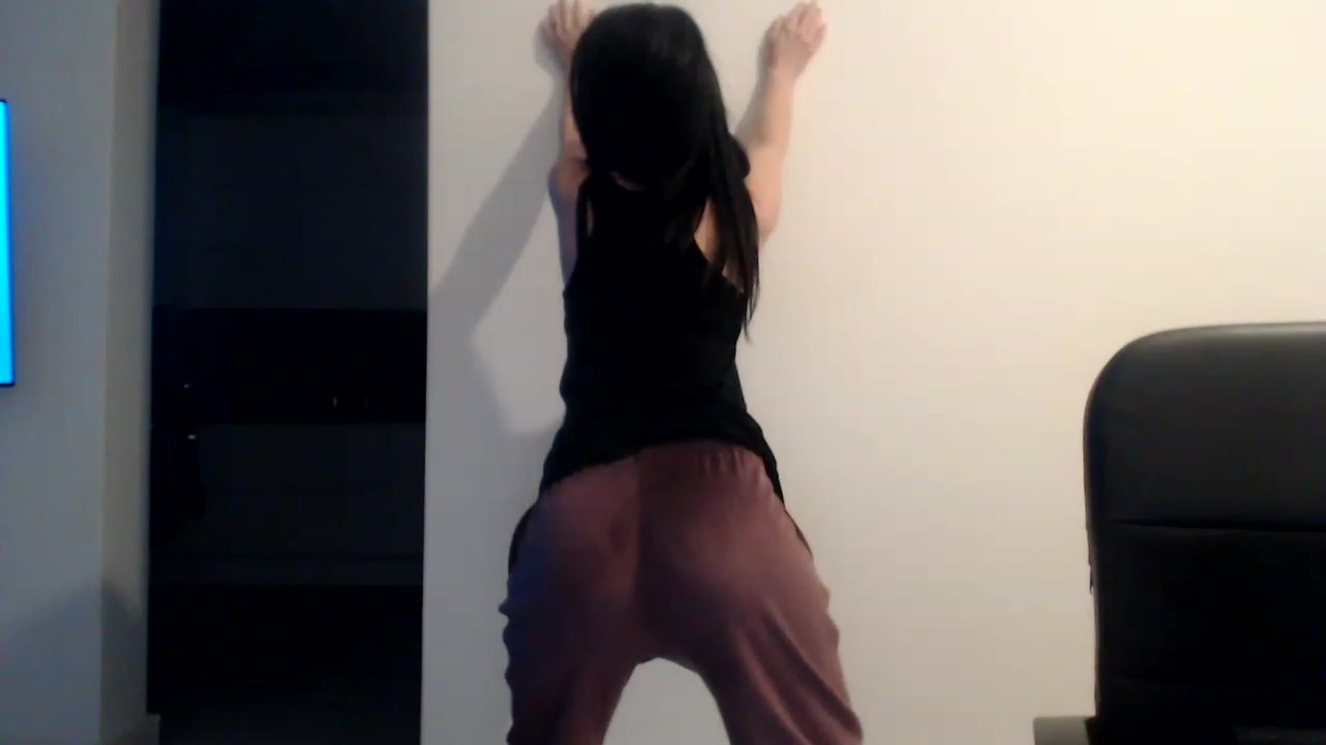 Gallery image thumbnail from Alexys23's myfreecams stream on, 12/27/2022, 03:58 image 7 of 20