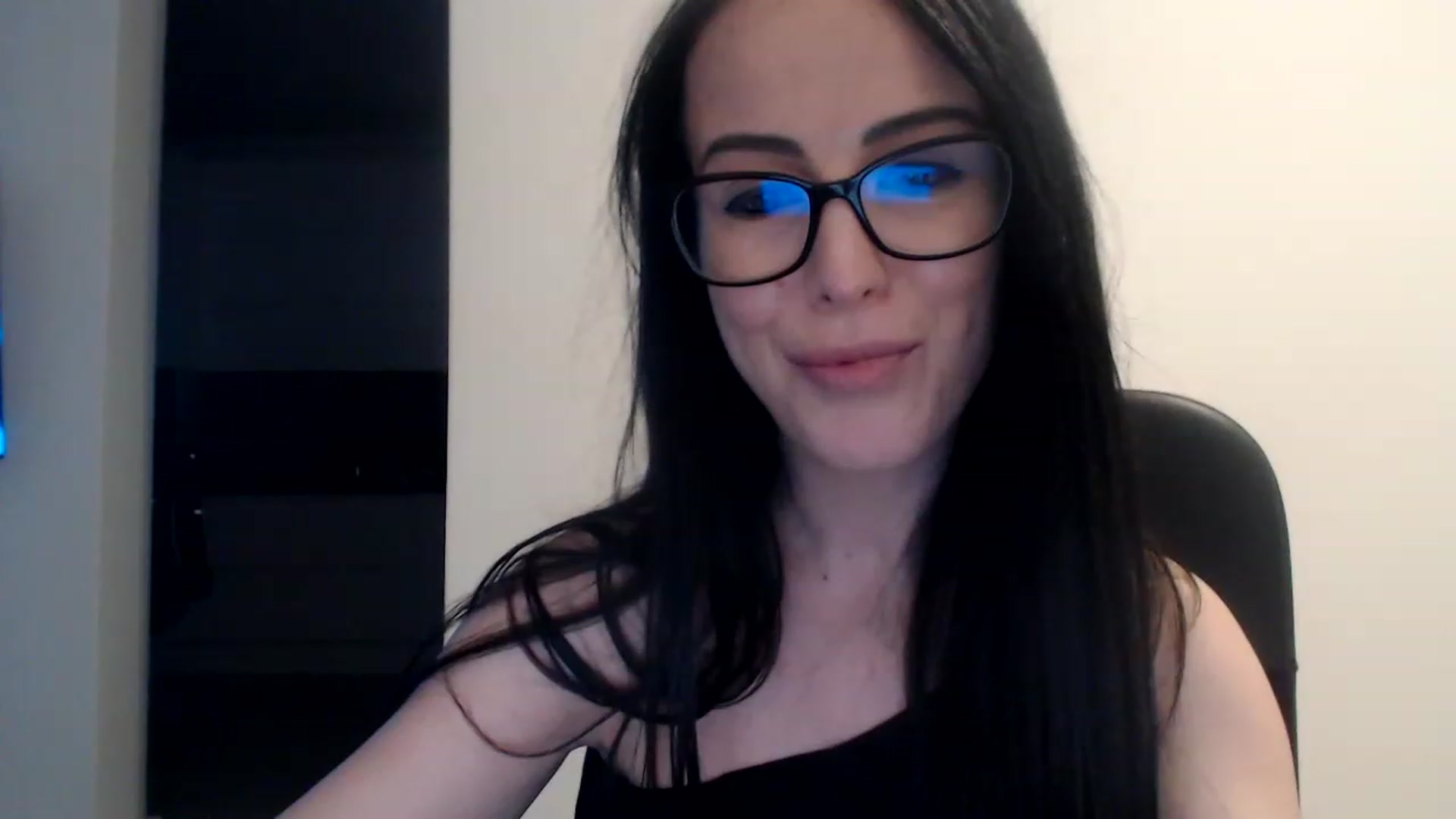 Gallery image thumbnail from Alexys23's myfreecams stream on, 12/27/2022, 06:16 image 7 of 20