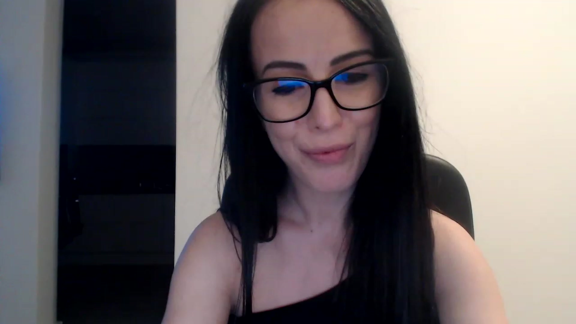 Gallery image thumbnail from Alexys23's myfreecams stream on, 12/27/2022, 06:16 image 6 of 20
