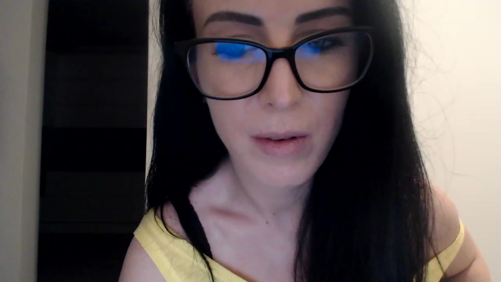 Gallery image thumbnail from Alexys23's myfreecams stream on, 12/30/2022, 04:50 image 12 of 20