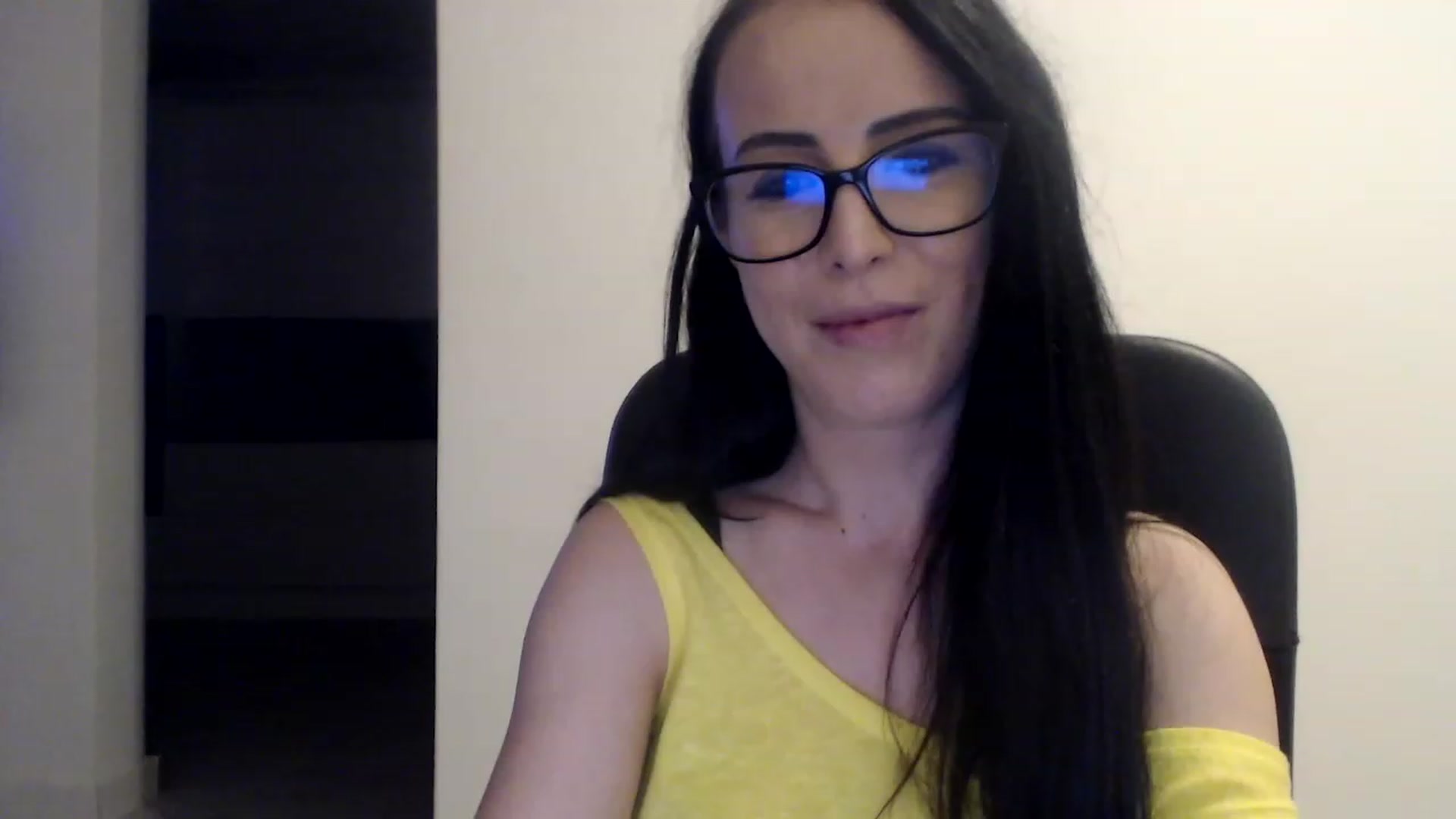 Gallery image thumbnail from Alexys23's myfreecams stream on, 12/30/2022, 04:50 image 13 of 20