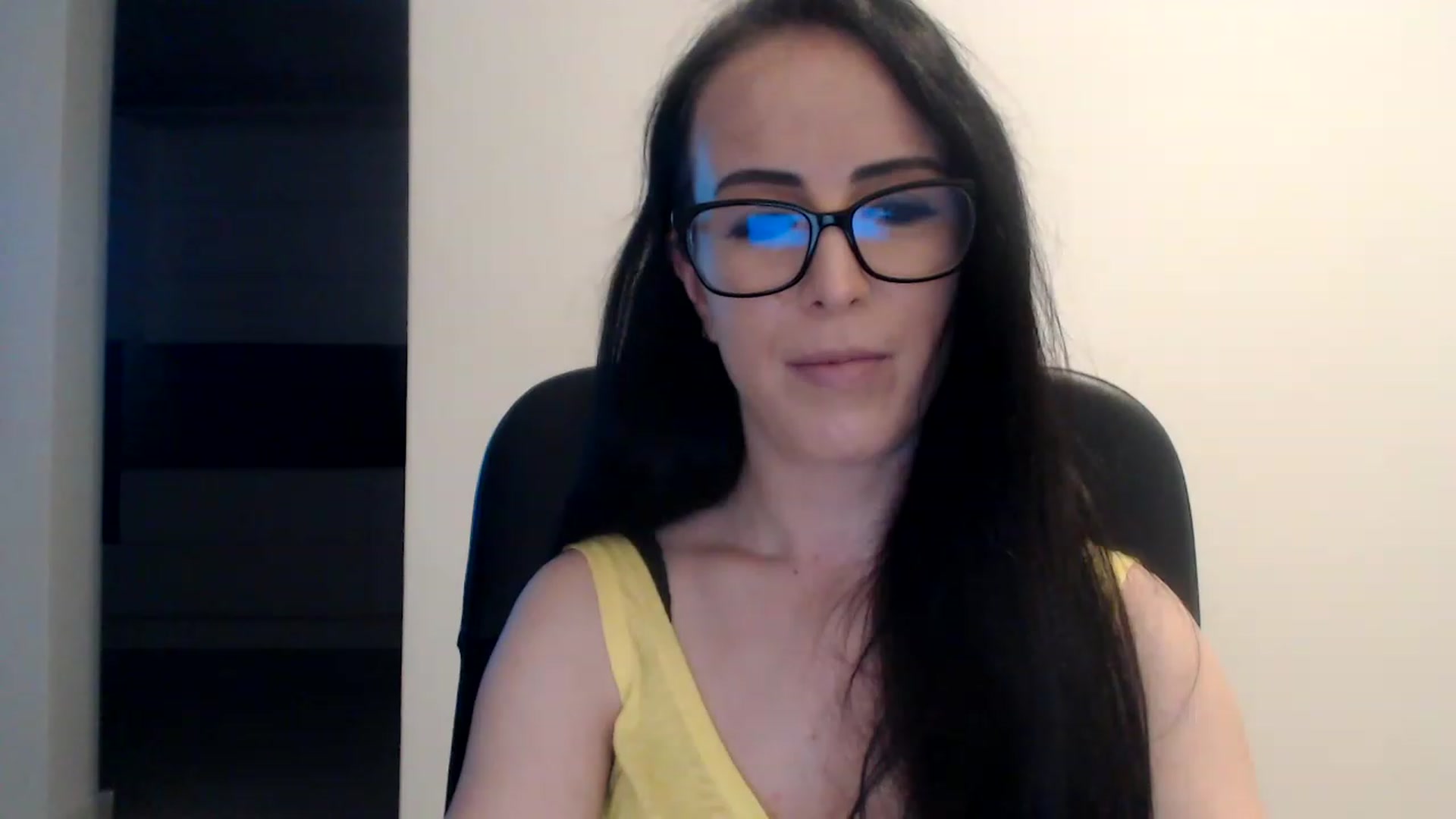 Gallery image thumbnail from Alexys23's myfreecams stream on, 12/30/2022, 04:50 image 2 of 20