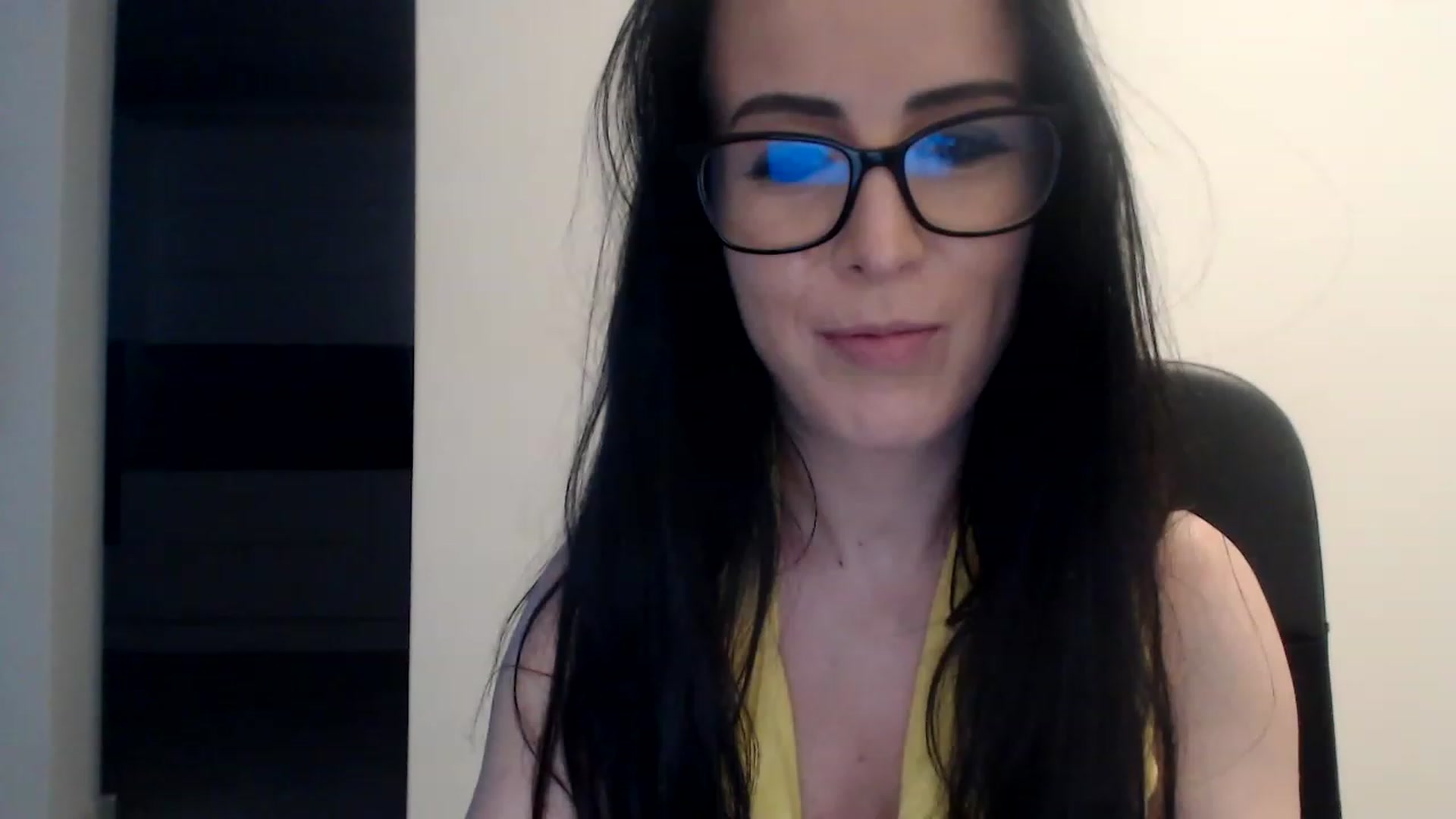 Gallery image thumbnail from Alexys23's myfreecams stream on, 12/30/2022, 05:48 image 6 of 20