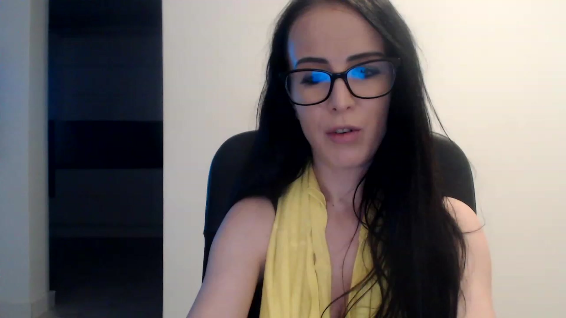 Gallery image thumbnail from Alexys23's myfreecams stream on, 12/30/2022, 05:48 image 18 of 20