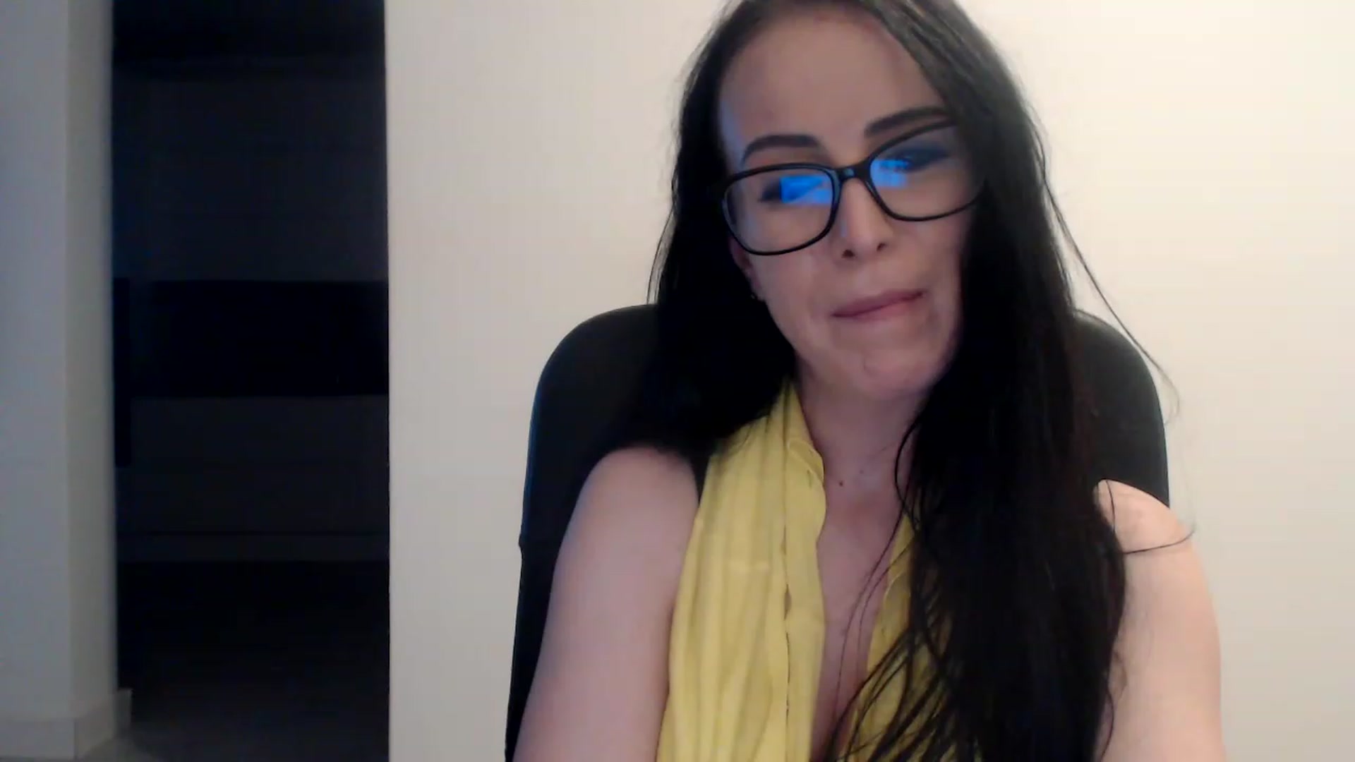 Gallery image thumbnail from Alexys23's myfreecams stream on, 12/30/2022, 05:48 image 16 of 20