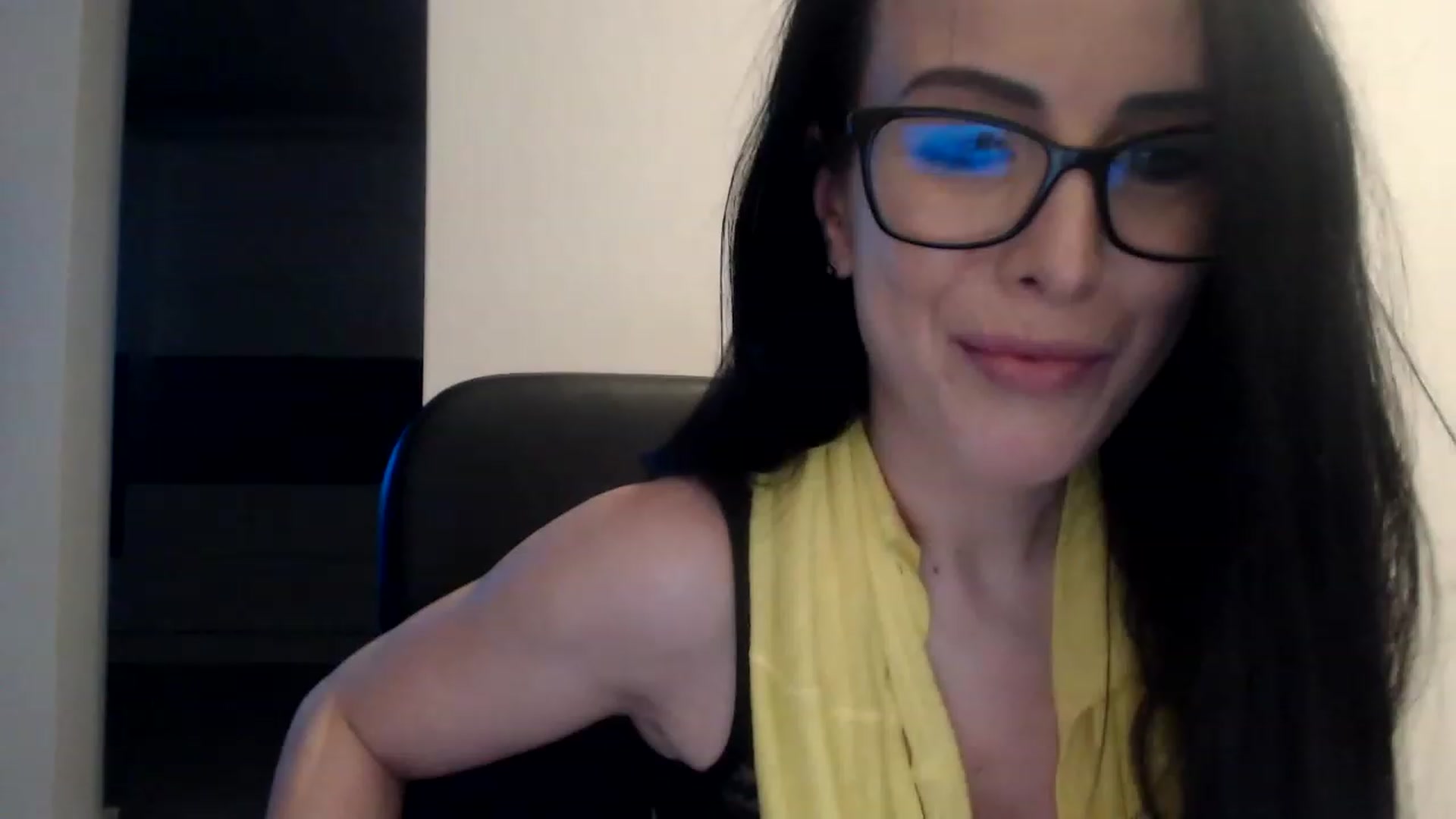 Gallery image thumbnail from Alexys23's myfreecams stream on, 12/30/2022, 05:48 image 15 of 20