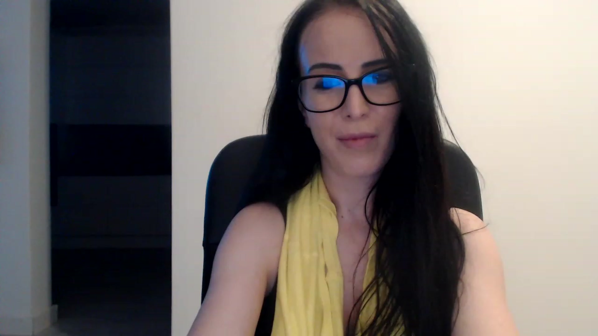 Gallery image thumbnail from Alexys23's myfreecams stream on, 12/30/2022, 05:48 image 17 of 20