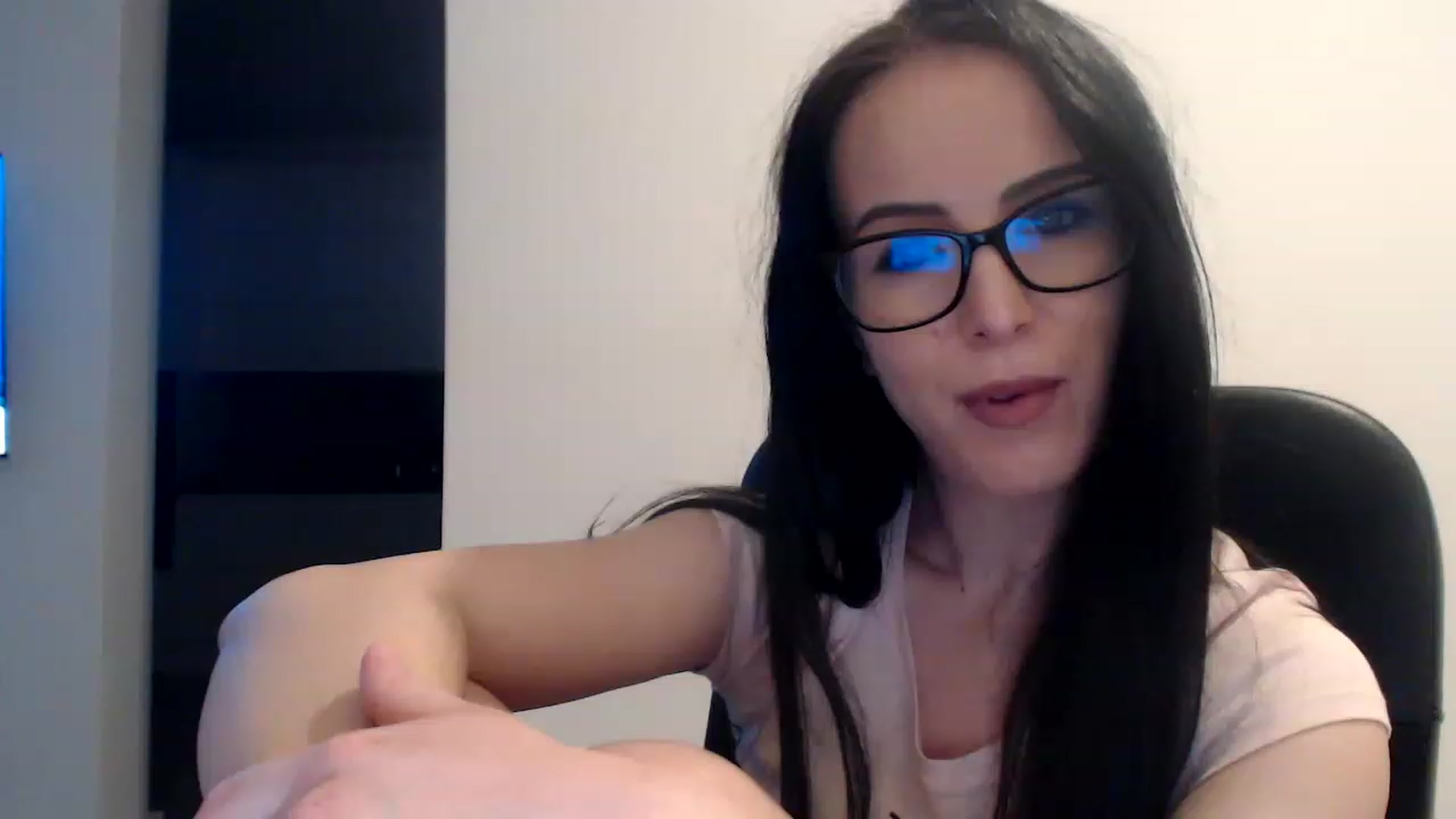 Gallery image thumbnail from Alexys23's myfreecams stream on, 01/14/2023, 02:47 image 16 of 20