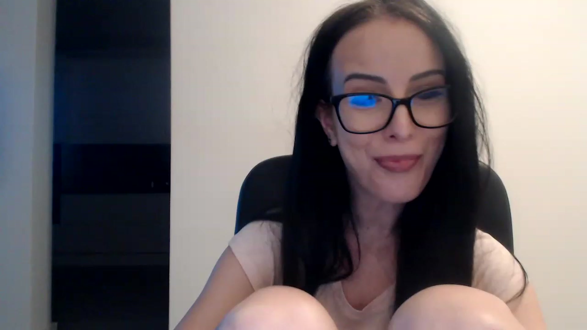 Gallery image thumbnail from Alexys23's myfreecams stream on, 01/14/2023, 02:47 image 11 of 20