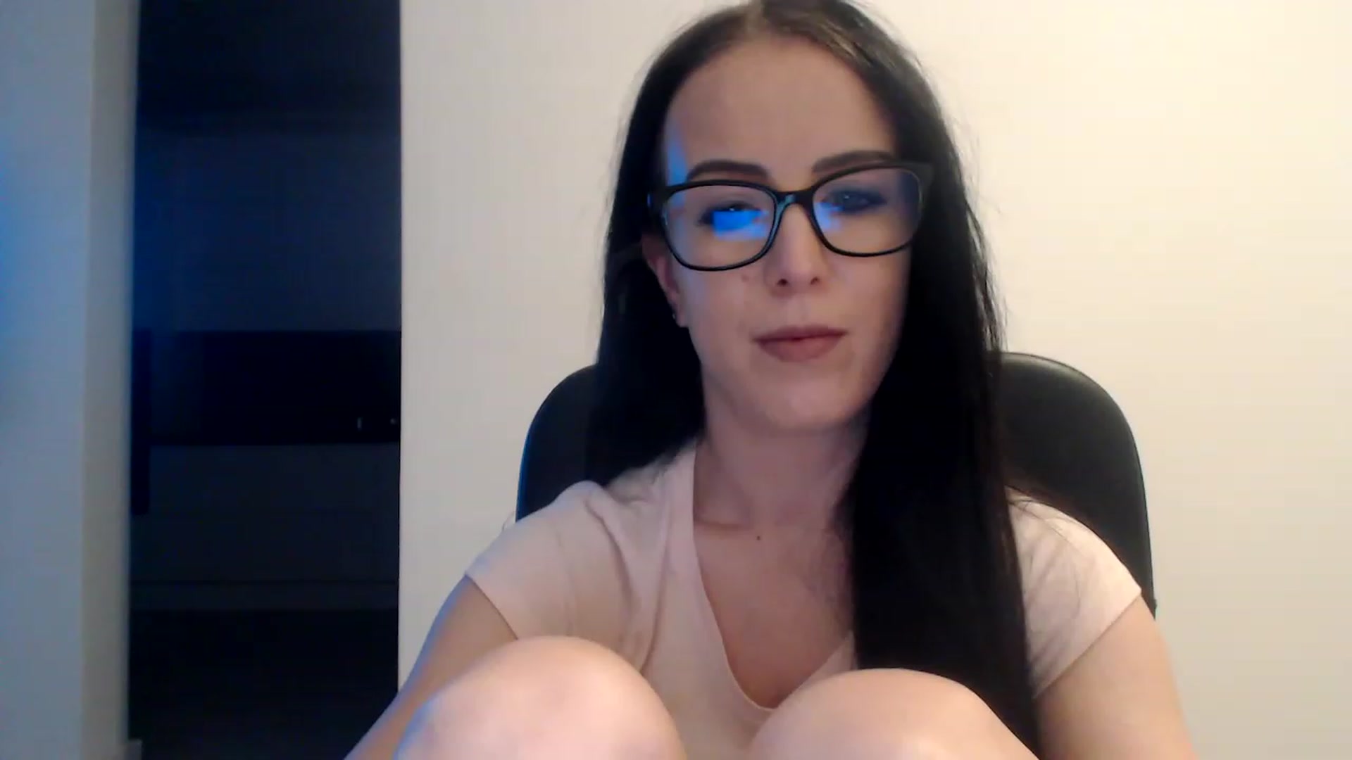Gallery image thumbnail from Alexys23's myfreecams stream on, 01/14/2023, 02:47 image 14 of 20