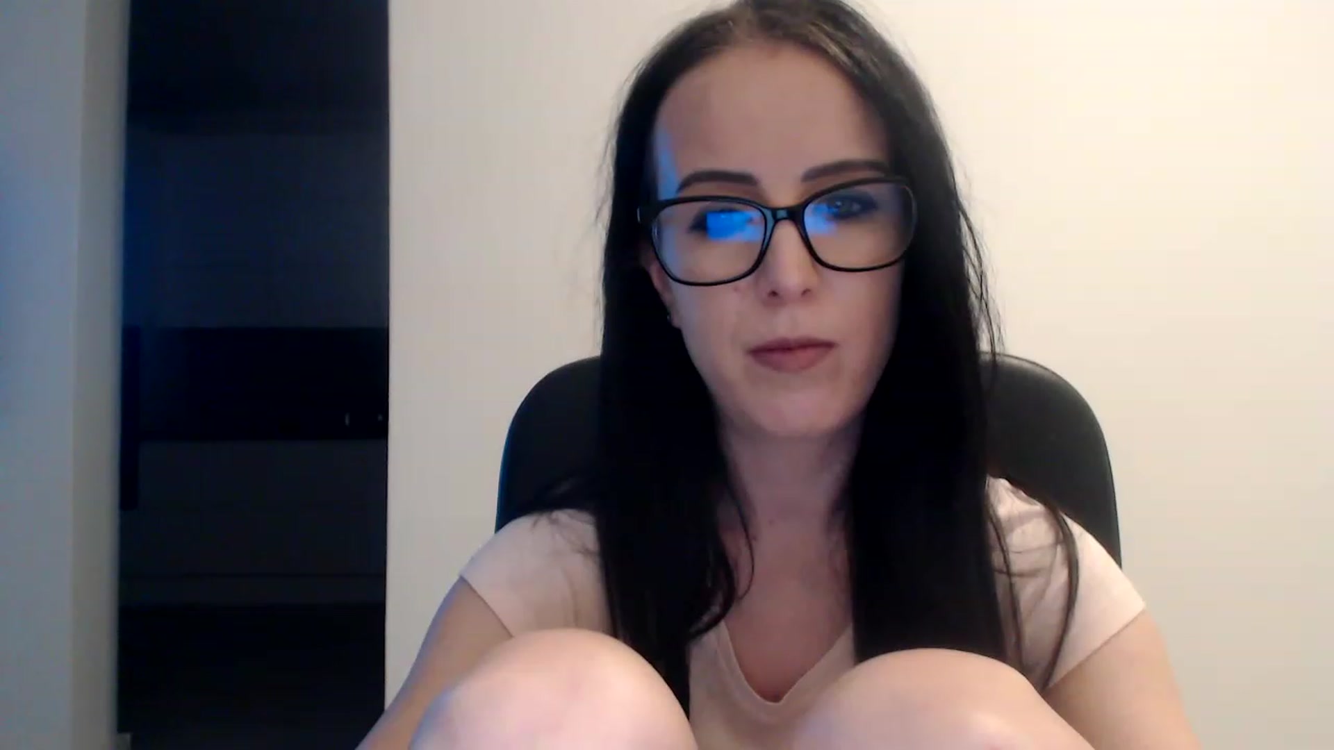 Gallery image thumbnail from Alexys23's myfreecams stream on, 01/14/2023, 02:47 image 8 of 20