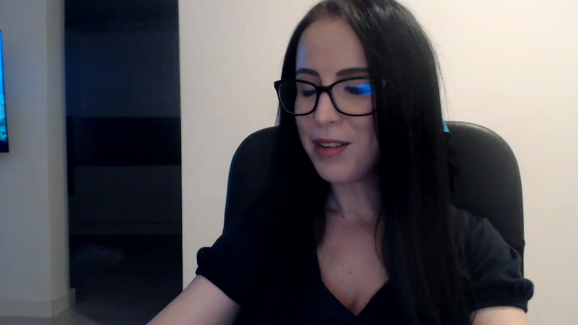 Gallery image thumbnail from Alexys23's myfreecams stream on, 01/15/2023, 05:42 image 7 of 20