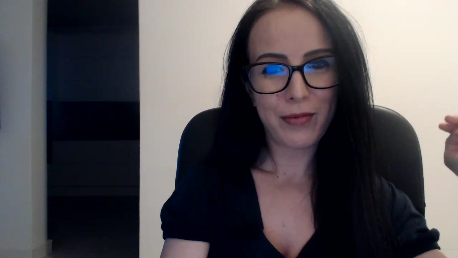 Gallery image thumbnail from Alexys23's myfreecams stream on, 01/15/2023, 05:42 image 3 of 20