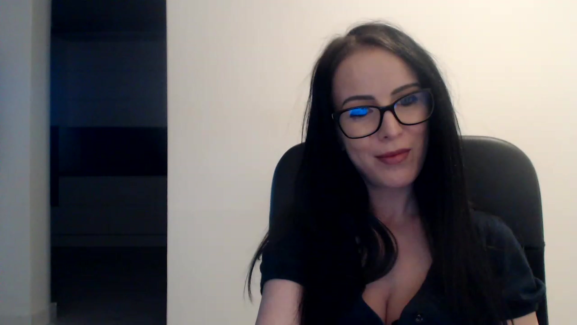 Gallery image thumbnail from Alexys23's myfreecams stream on, 01/15/2023, 05:42 image 16 of 20