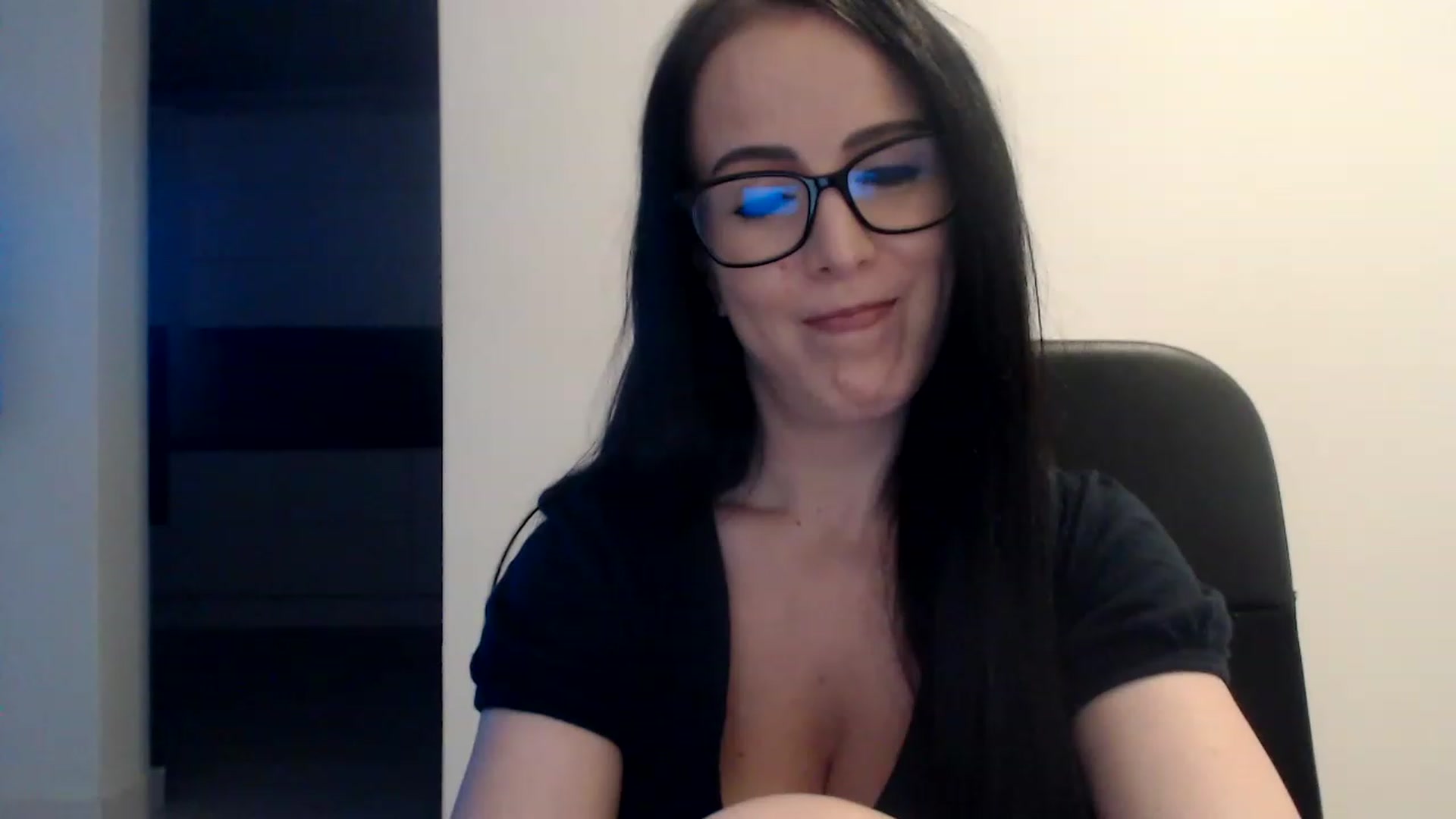 Gallery image thumbnail from Alexys23's myfreecams stream on, 01/15/2023, 05:42 image 12 of 20