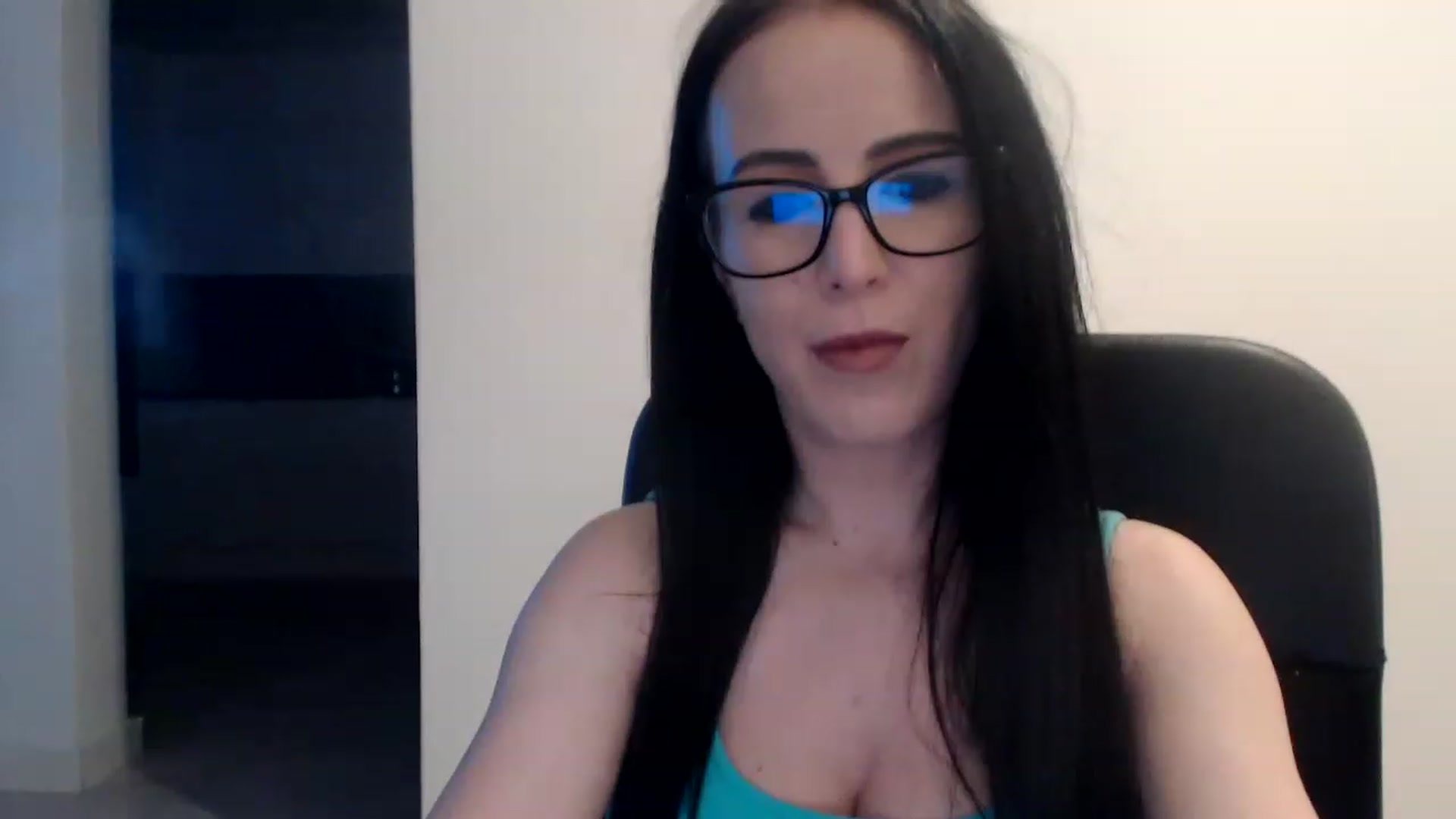 Gallery image thumbnail from Alexys23's myfreecams stream on, 01/16/2023, 03:23 image 4 of 20