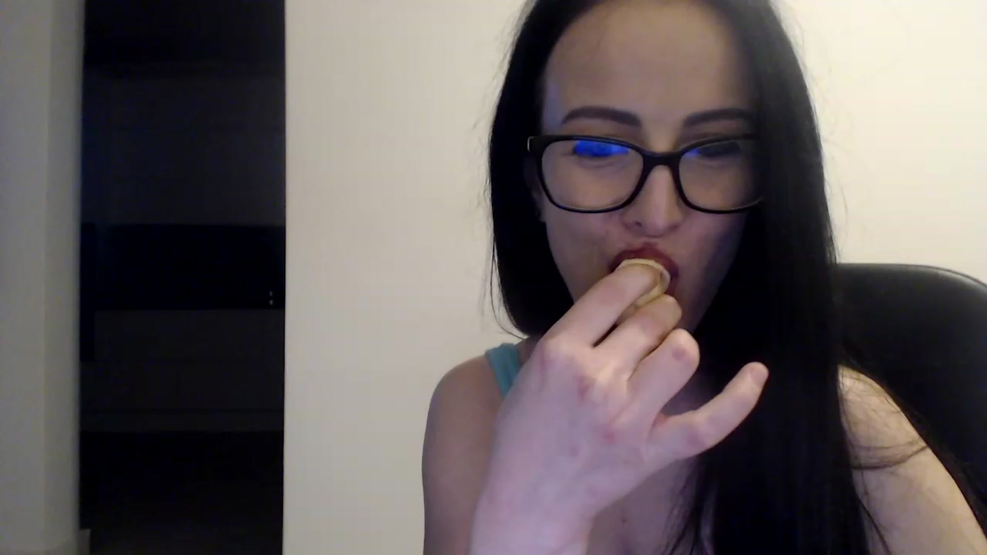 Gallery image thumbnail from Alexys23's myfreecams stream on, 01/16/2023, 03:23 image 15 of 20