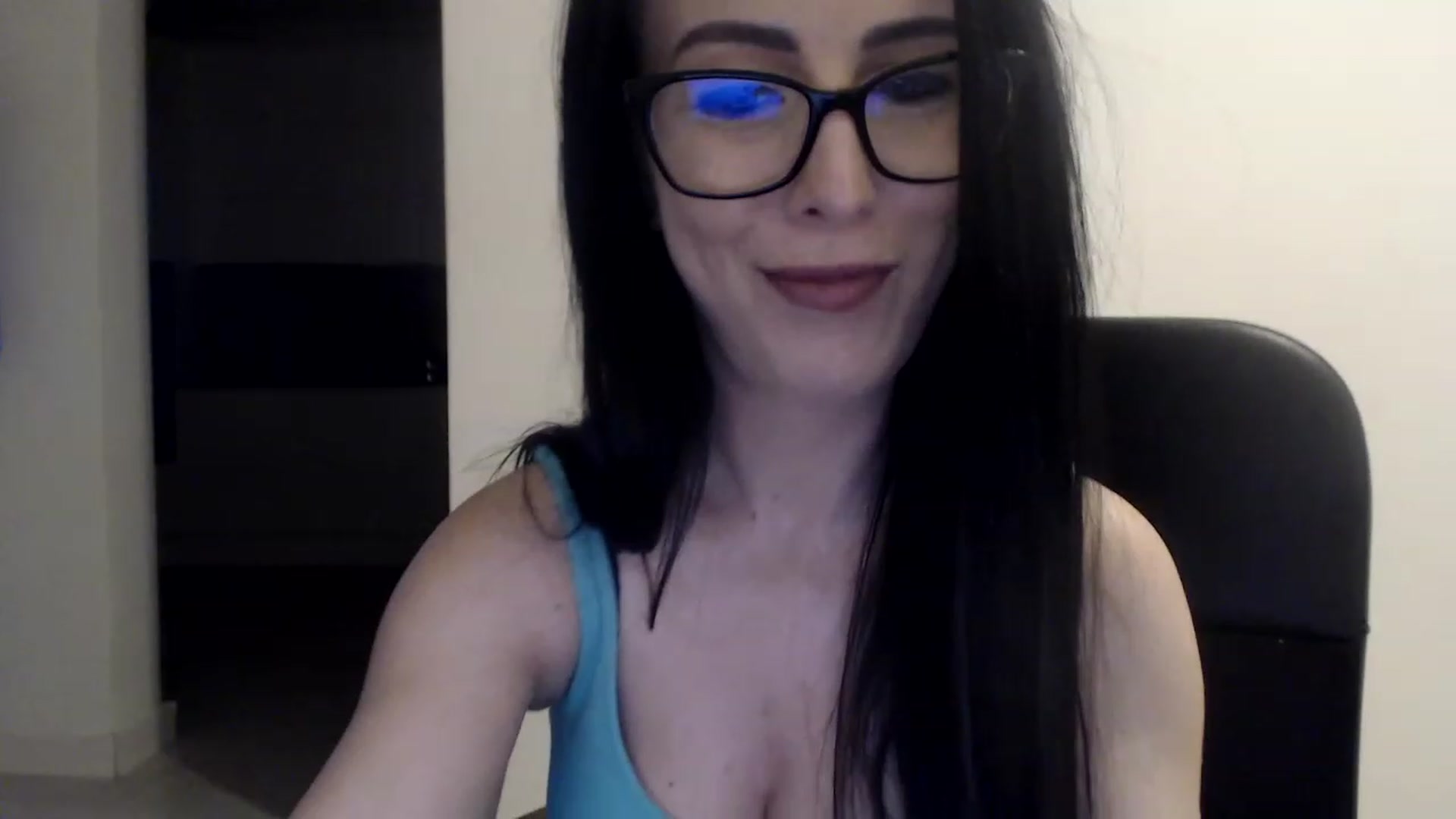 Gallery image thumbnail from Alexys23's myfreecams stream on, 01/16/2023, 03:23 image 7 of 20