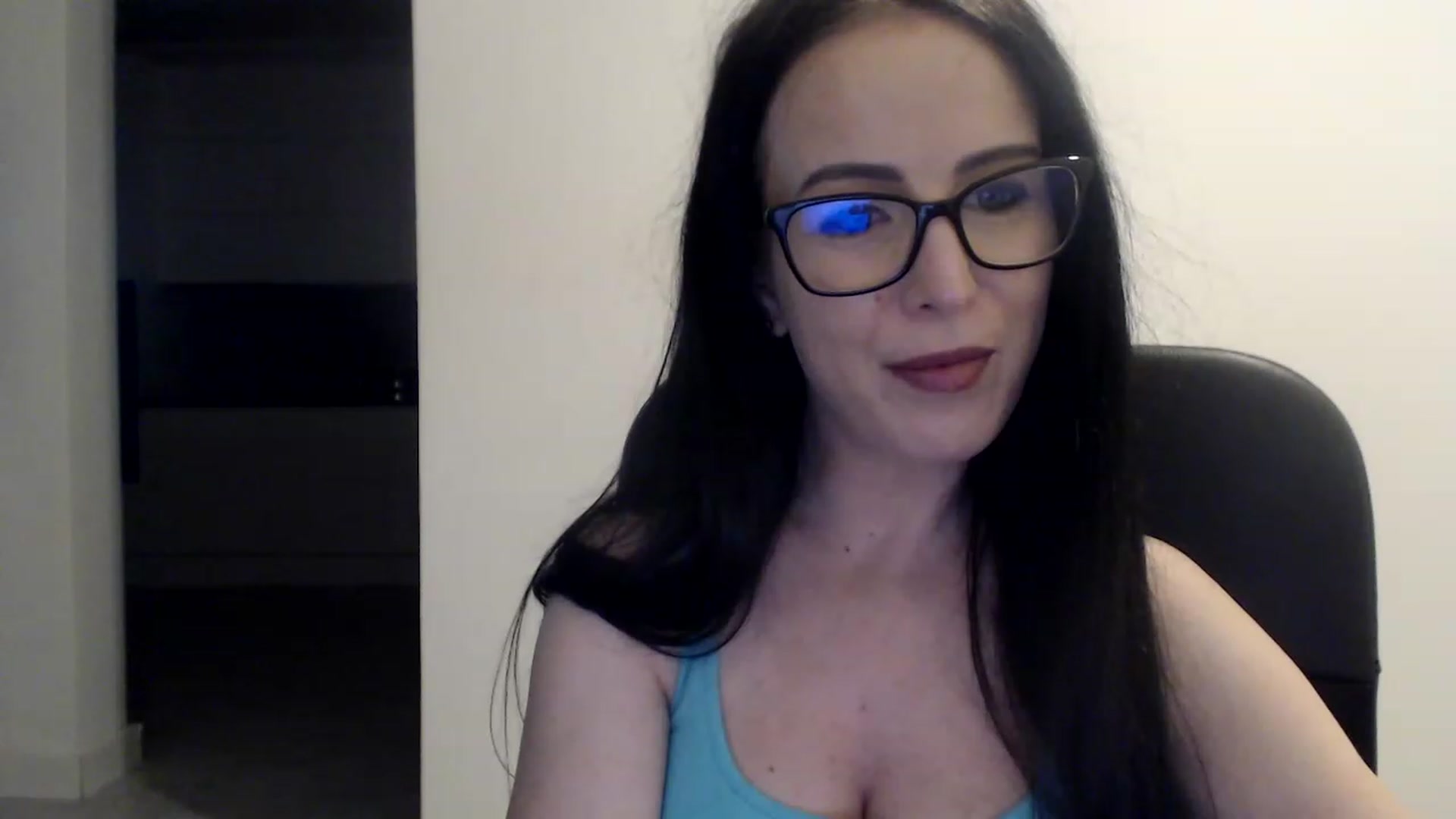 Gallery image thumbnail from Alexys23's myfreecams stream on, 01/16/2023, 03:23 image 3 of 20