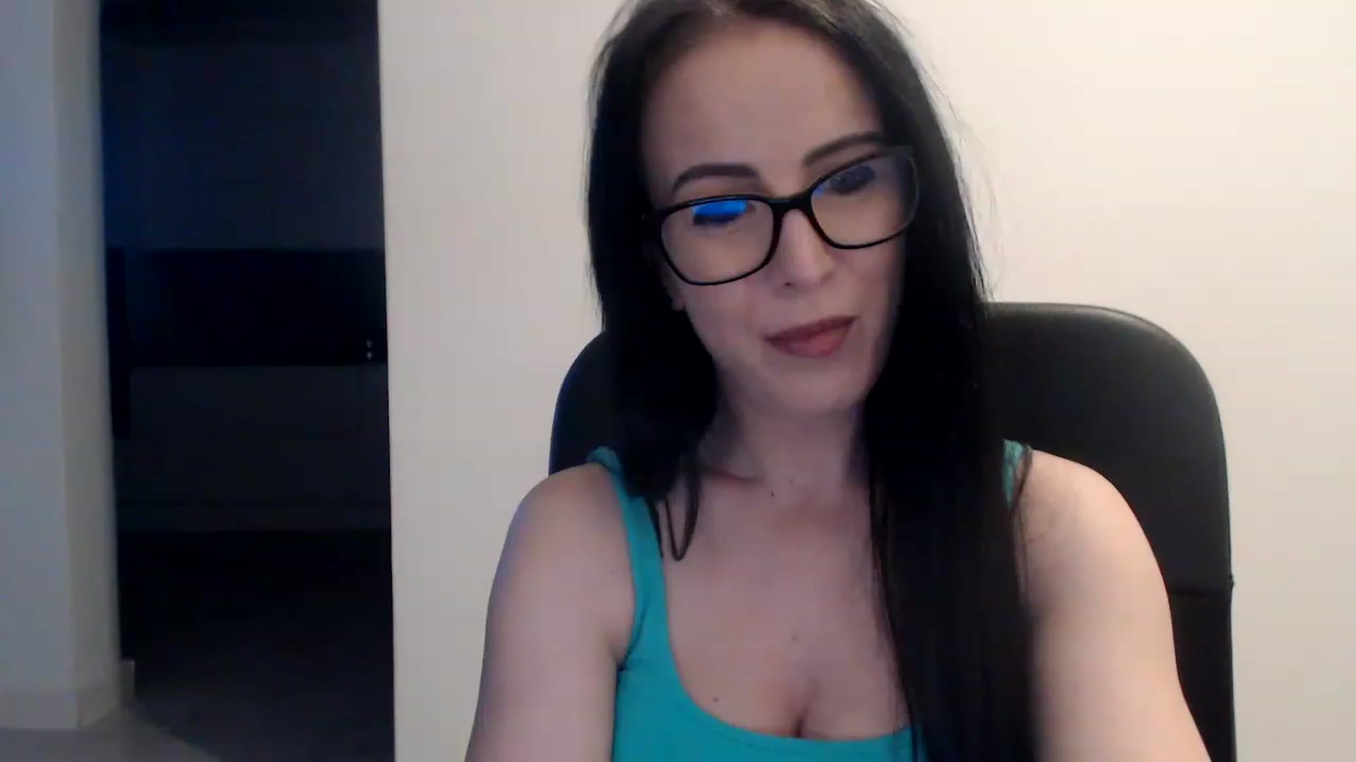 Gallery image thumbnail from Alexys23's myfreecams stream on, 01/16/2023, 03:23 image 6 of 20
