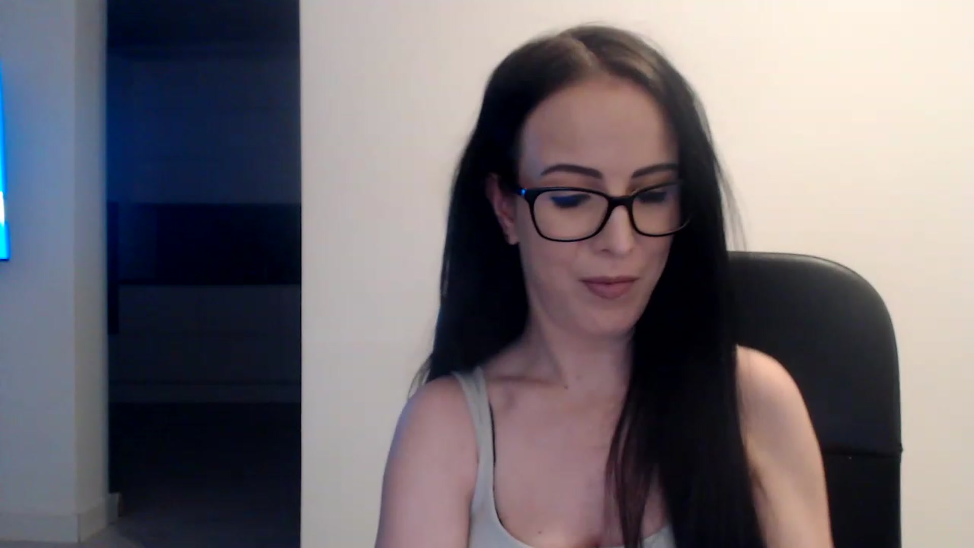 Gallery image thumbnail from Alexys23's myfreecams stream on, 01/30/2023, 03:02 image 3 of 20