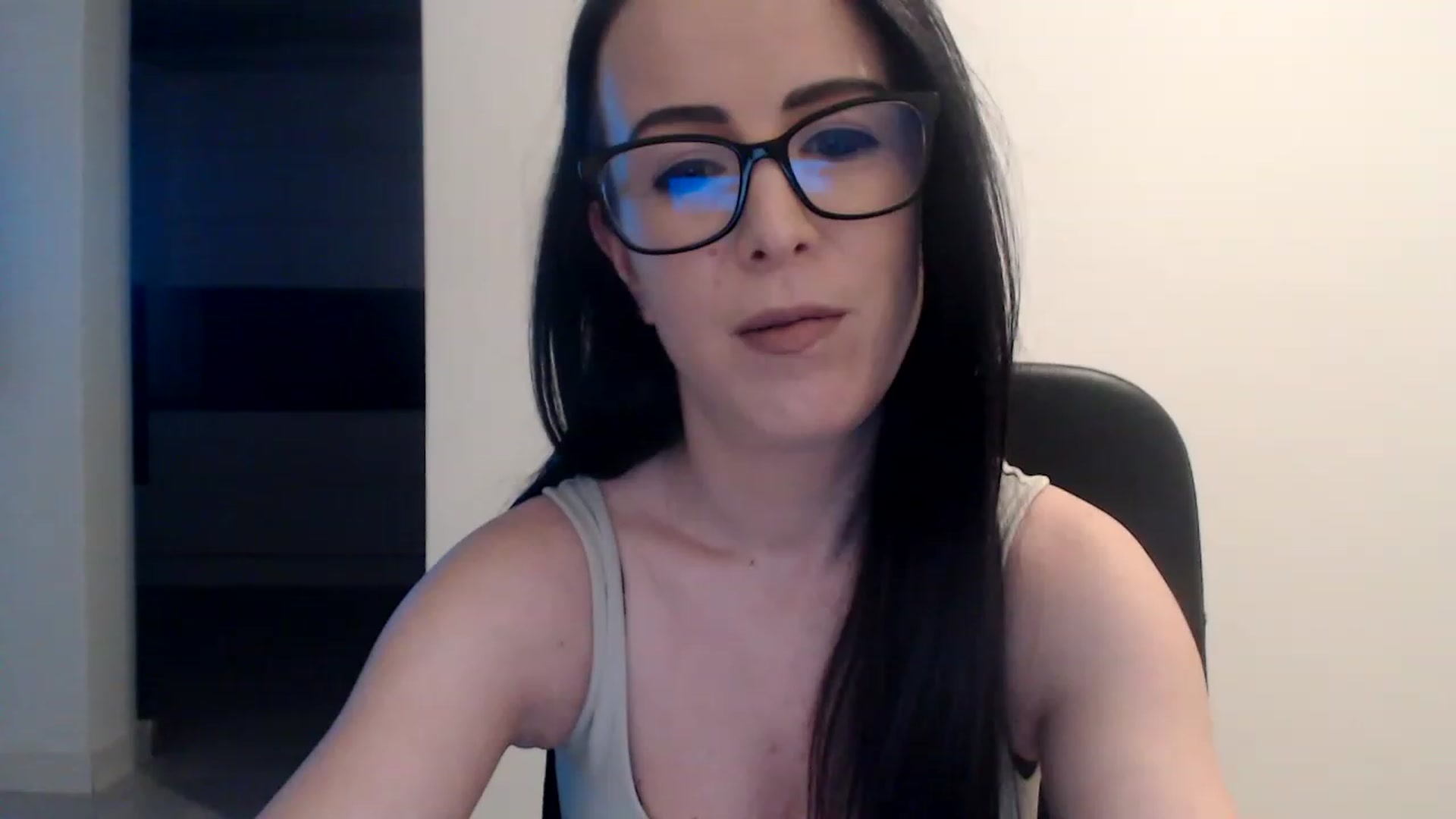 Gallery image thumbnail from Alexys23's myfreecams stream on, 01/30/2023, 03:02 image 5 of 20