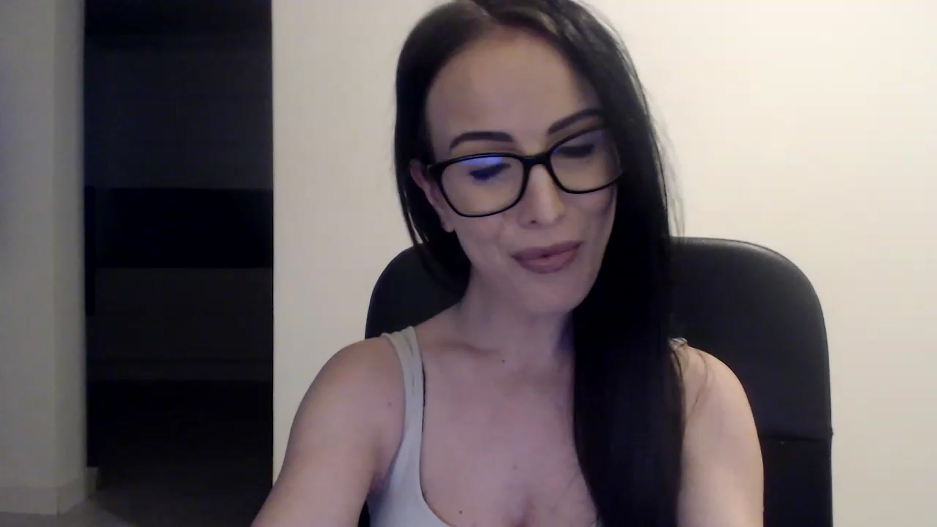 Gallery image thumbnail from Alexys23's myfreecams stream on, 01/30/2023, 03:02 image 6 of 20