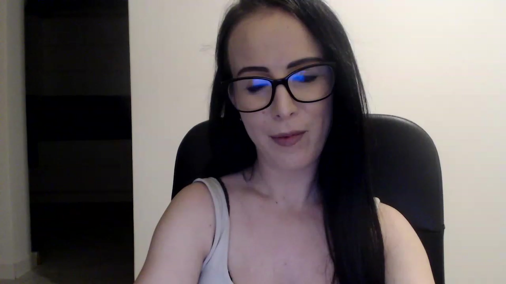 Gallery image thumbnail from Alexys23's myfreecams stream on, 01/30/2023, 04:14 image 8 of 20