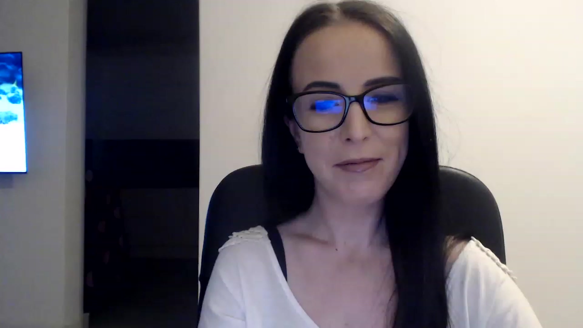 Gallery image thumbnail from Alexys23's myfreecams stream on, 02/10/2023, 01:35 image 6 of 20