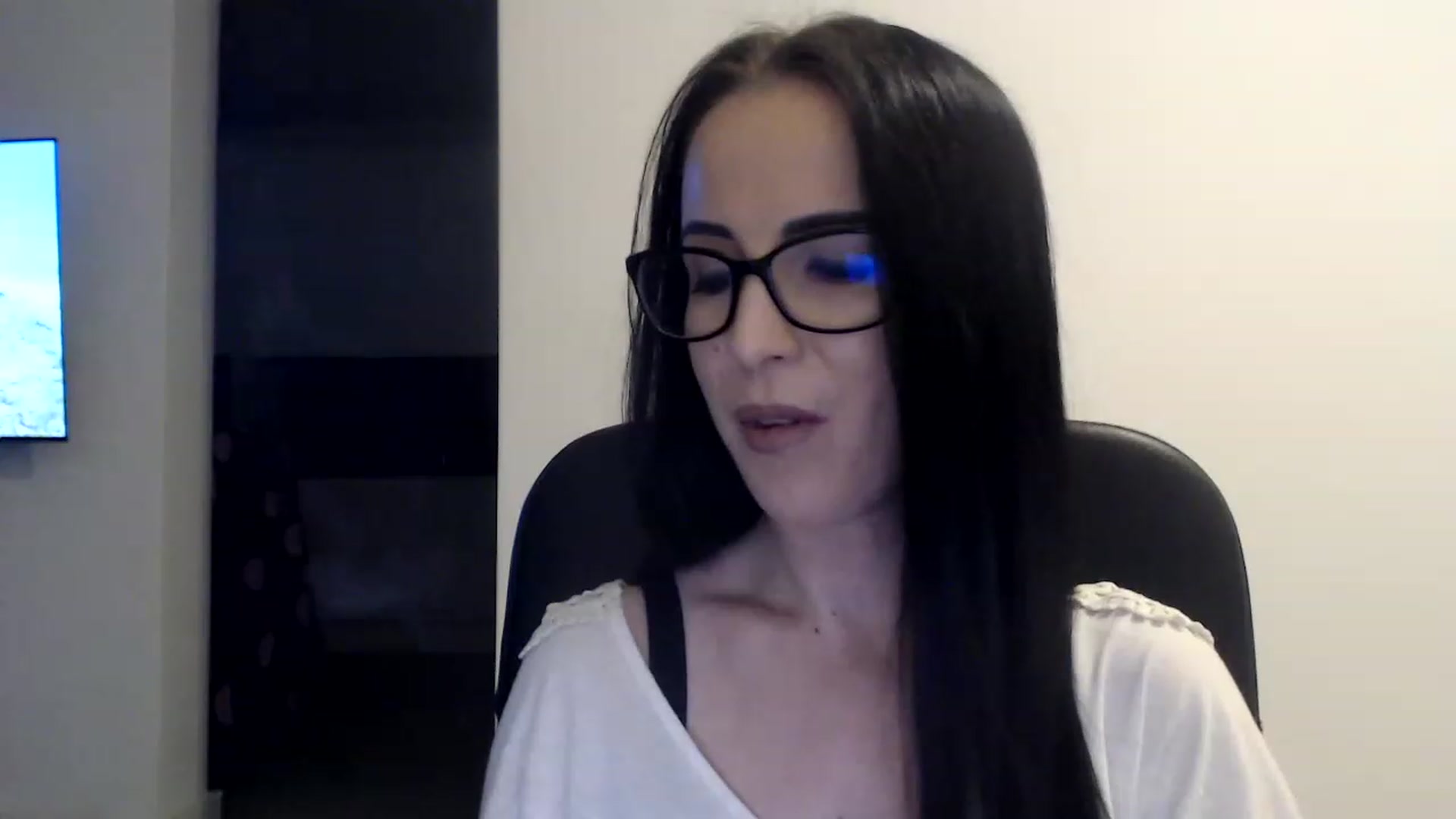 Gallery image thumbnail from Alexys23's myfreecams stream on, 02/10/2023, 01:35 image 8 of 20