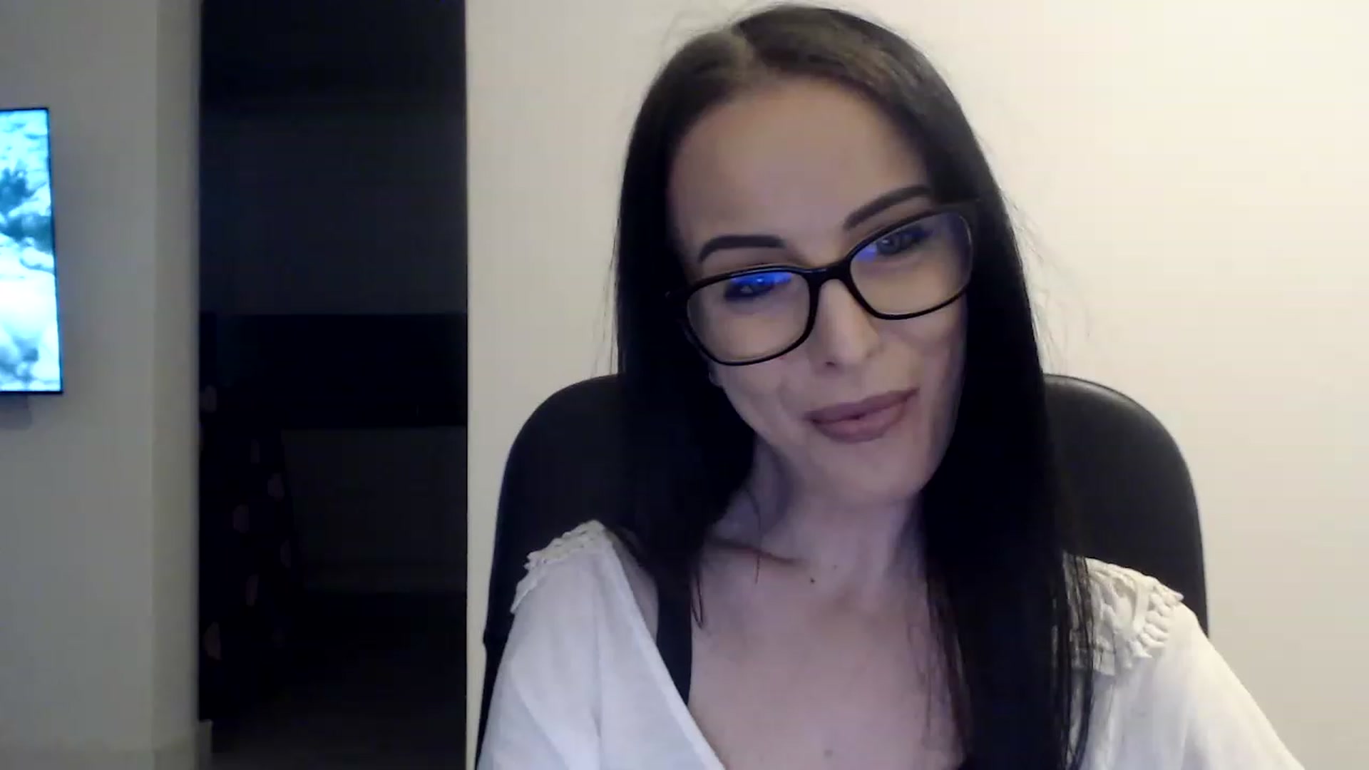 Gallery image thumbnail from Alexys23's myfreecams stream on, 02/10/2023, 01:35 image 14 of 20