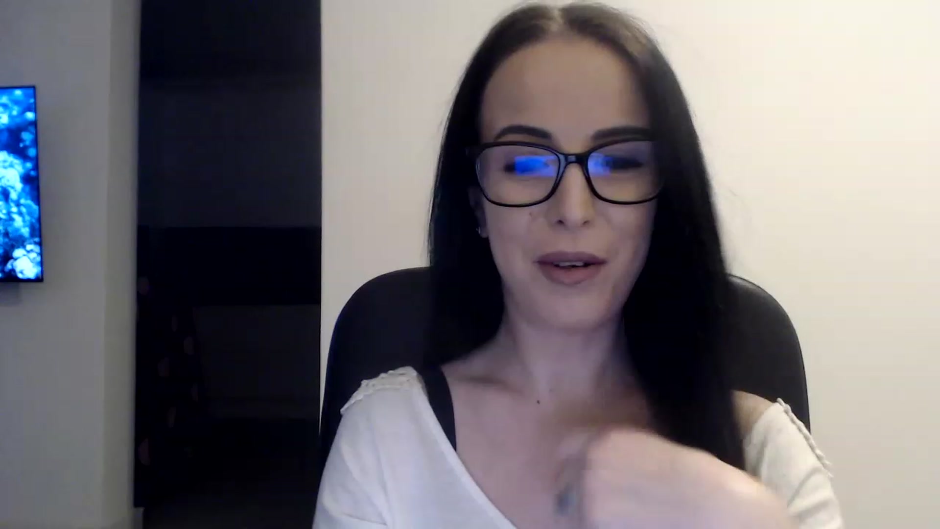 Gallery image thumbnail from Alexys23's myfreecams stream on, 02/10/2023, 01:35 image 7 of 20