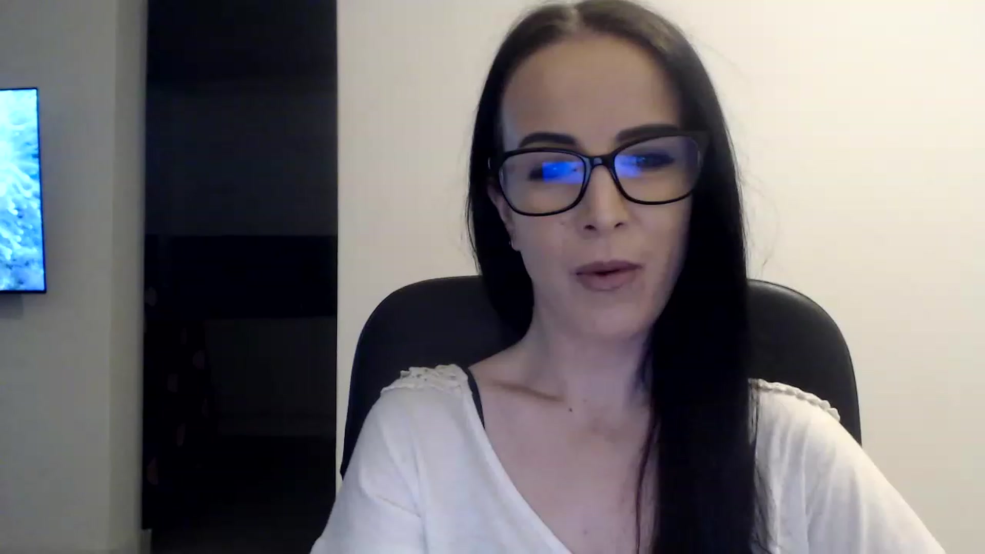 Gallery image thumbnail from Alexys23's myfreecams stream on, 02/10/2023, 01:35 image 3 of 20