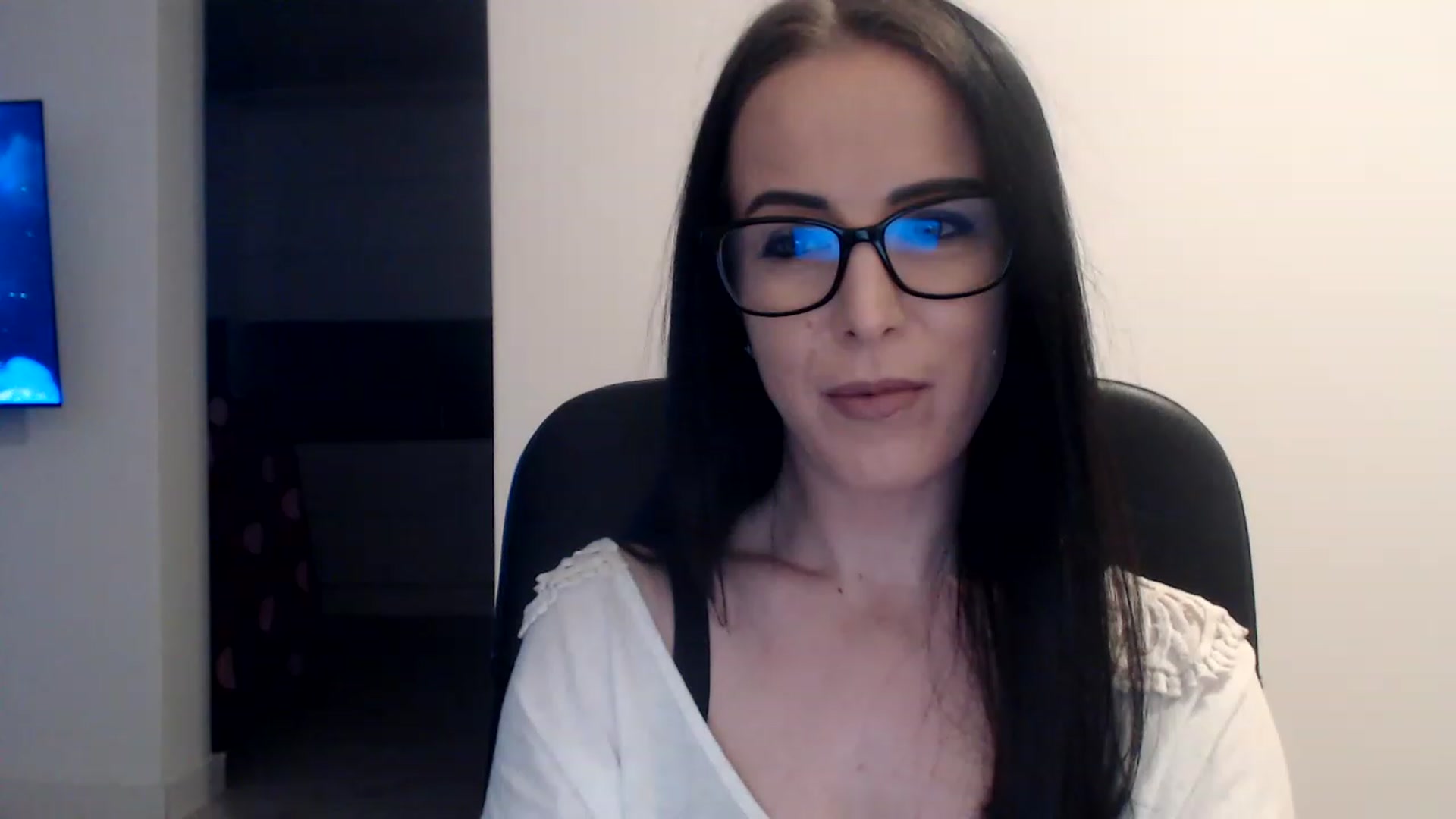 Gallery image thumbnail from Alexys23's myfreecams stream on, 02/10/2023, 01:35 image 16 of 20