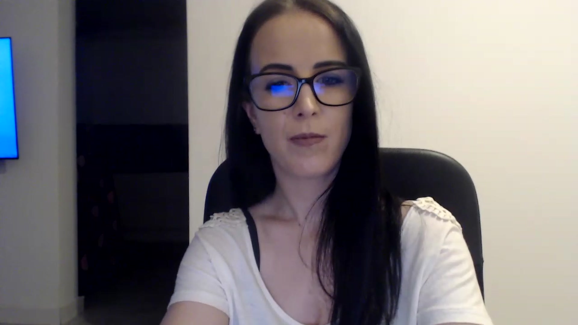 Gallery image thumbnail from Alexys23's myfreecams stream on, 02/10/2023, 02:30 image 10 of 20