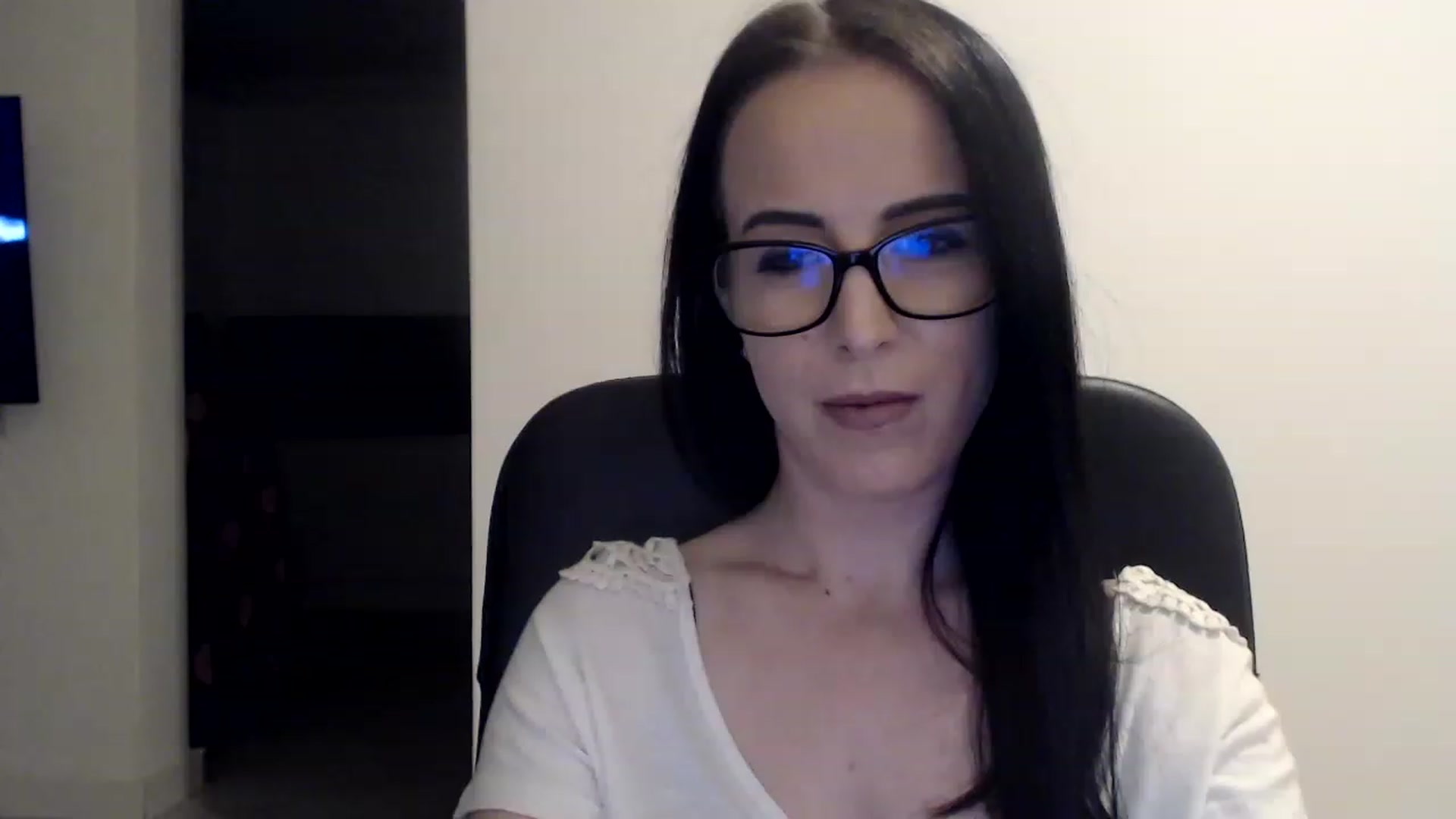 Gallery image thumbnail from Alexys23's myfreecams stream on, 02/10/2023, 02:30 image 1 of 20