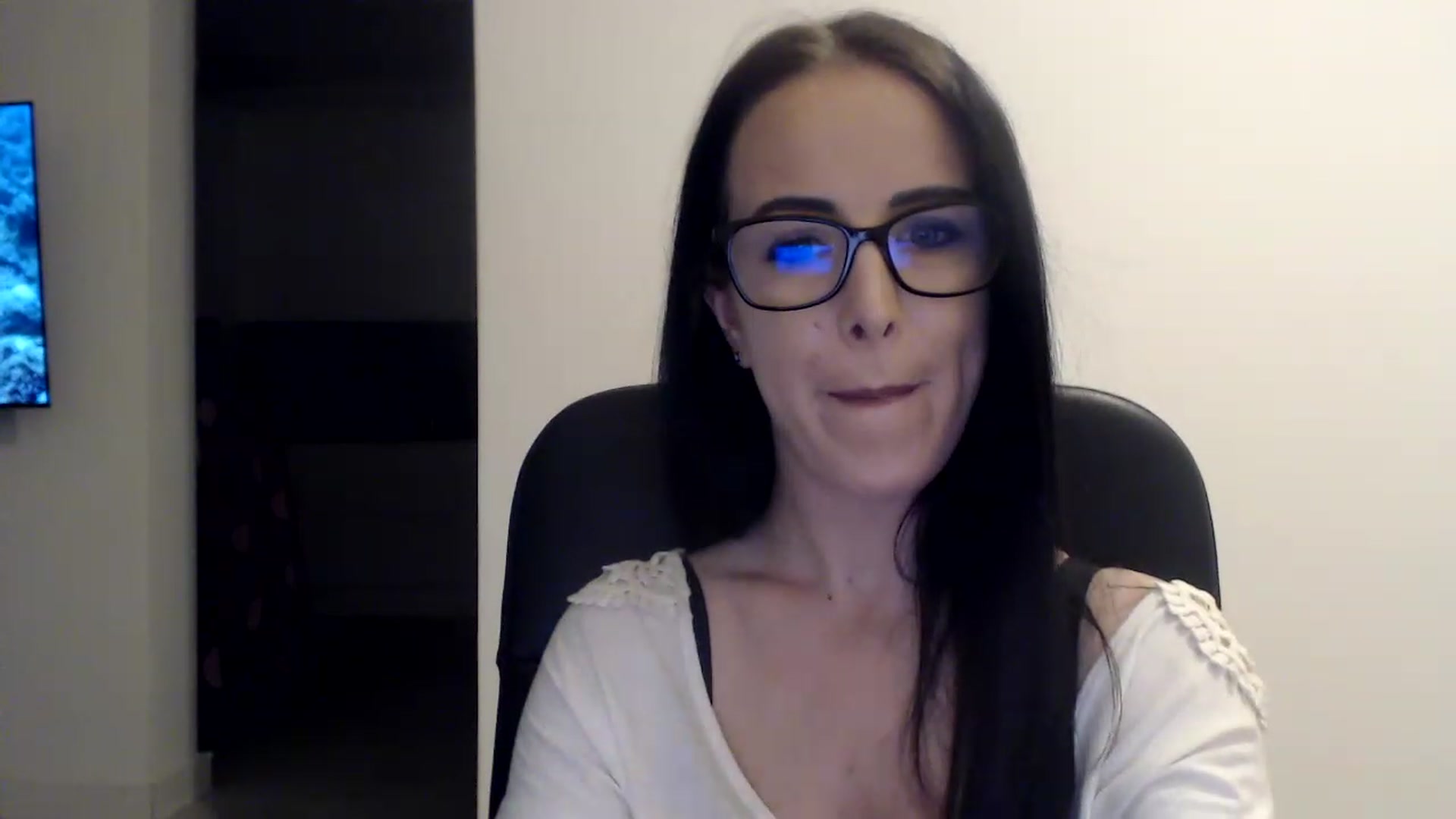 Gallery image thumbnail from Alexys23's myfreecams stream on, 02/10/2023, 02:30 image 6 of 20