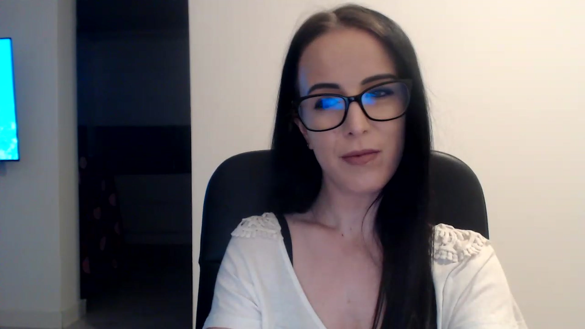 Gallery image thumbnail from Alexys23's myfreecams stream on, 02/10/2023, 02:30 image 9 of 20